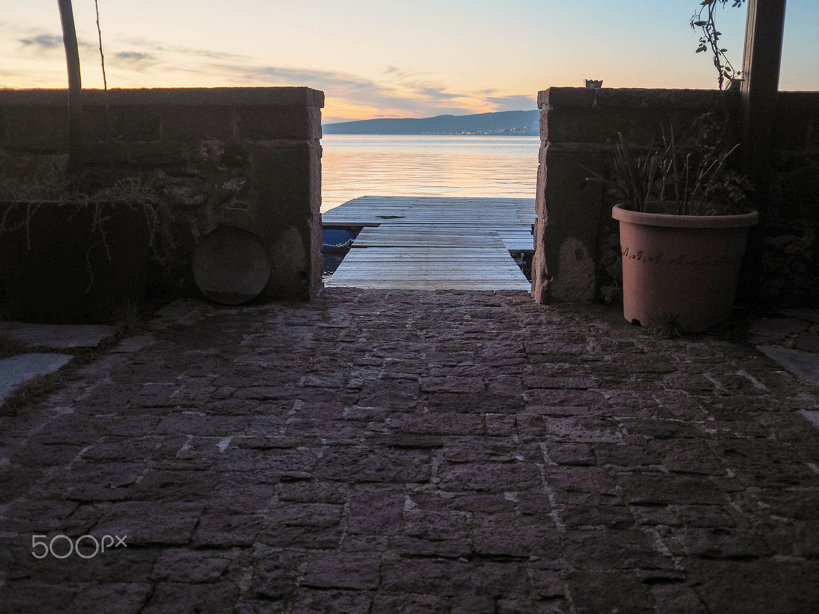 Olympus OM-D E-M1 + Olympus M.Zuiko Digital 17mm F2.8 Pancake sample photo. Ayvalik peace photography