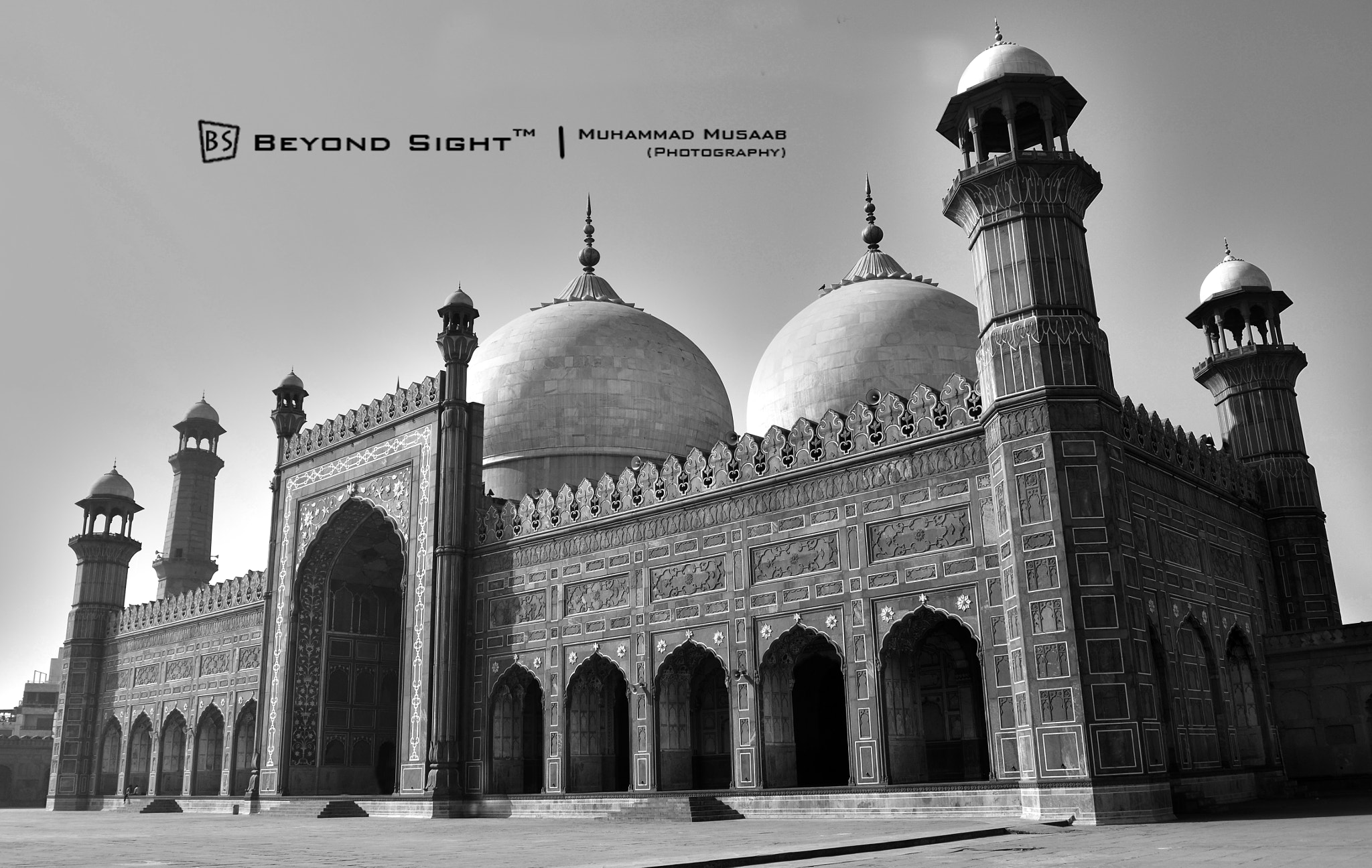 Nikon D5100 + Nikon AF Nikkor 180mm F2.8D ED-IF sample photo. Badshahi mosque lahore photography