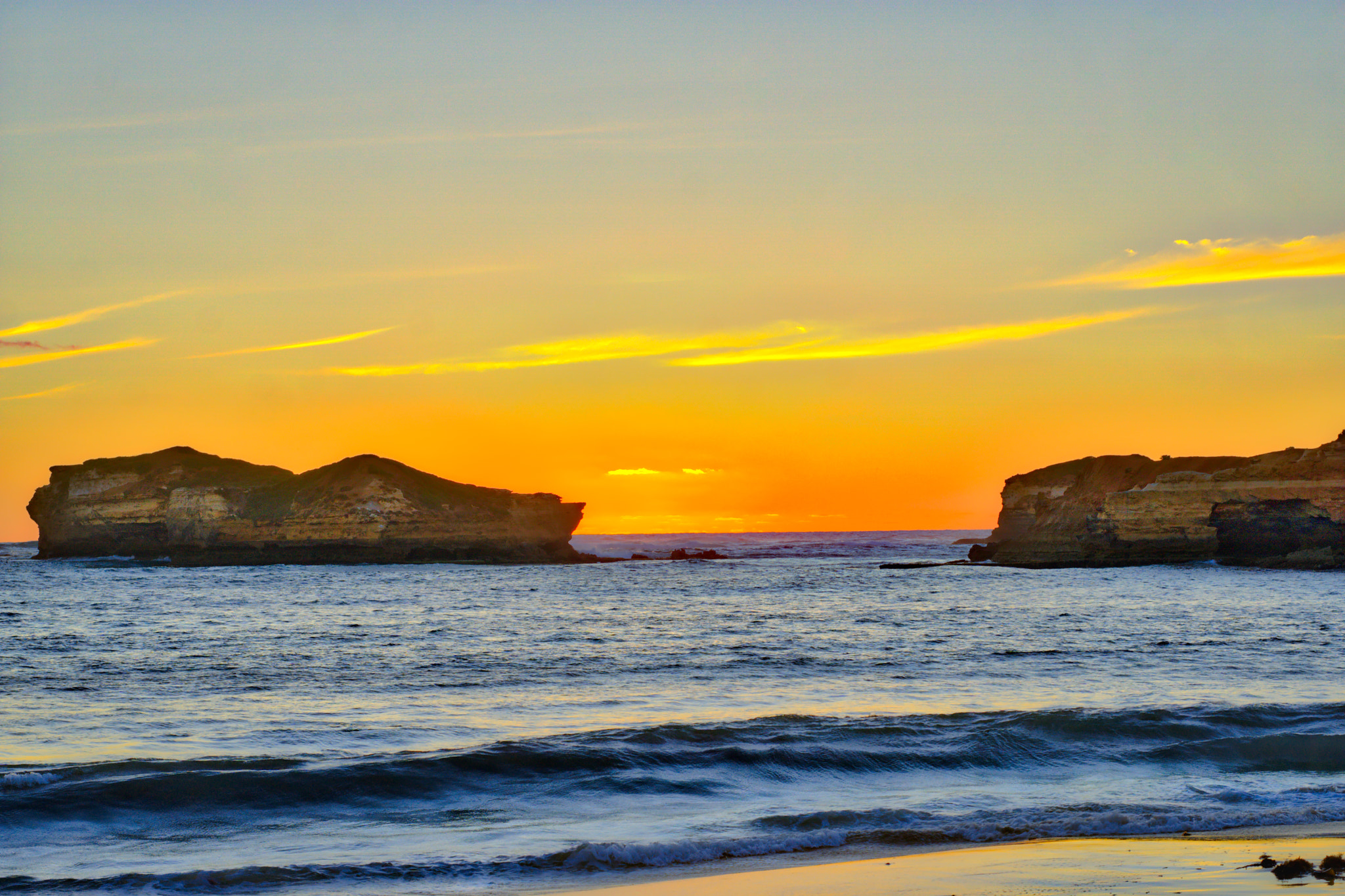 Sony a6000 + Sony Sonnar T* FE 55mm F1.8 ZA sample photo. Great ocean road photography