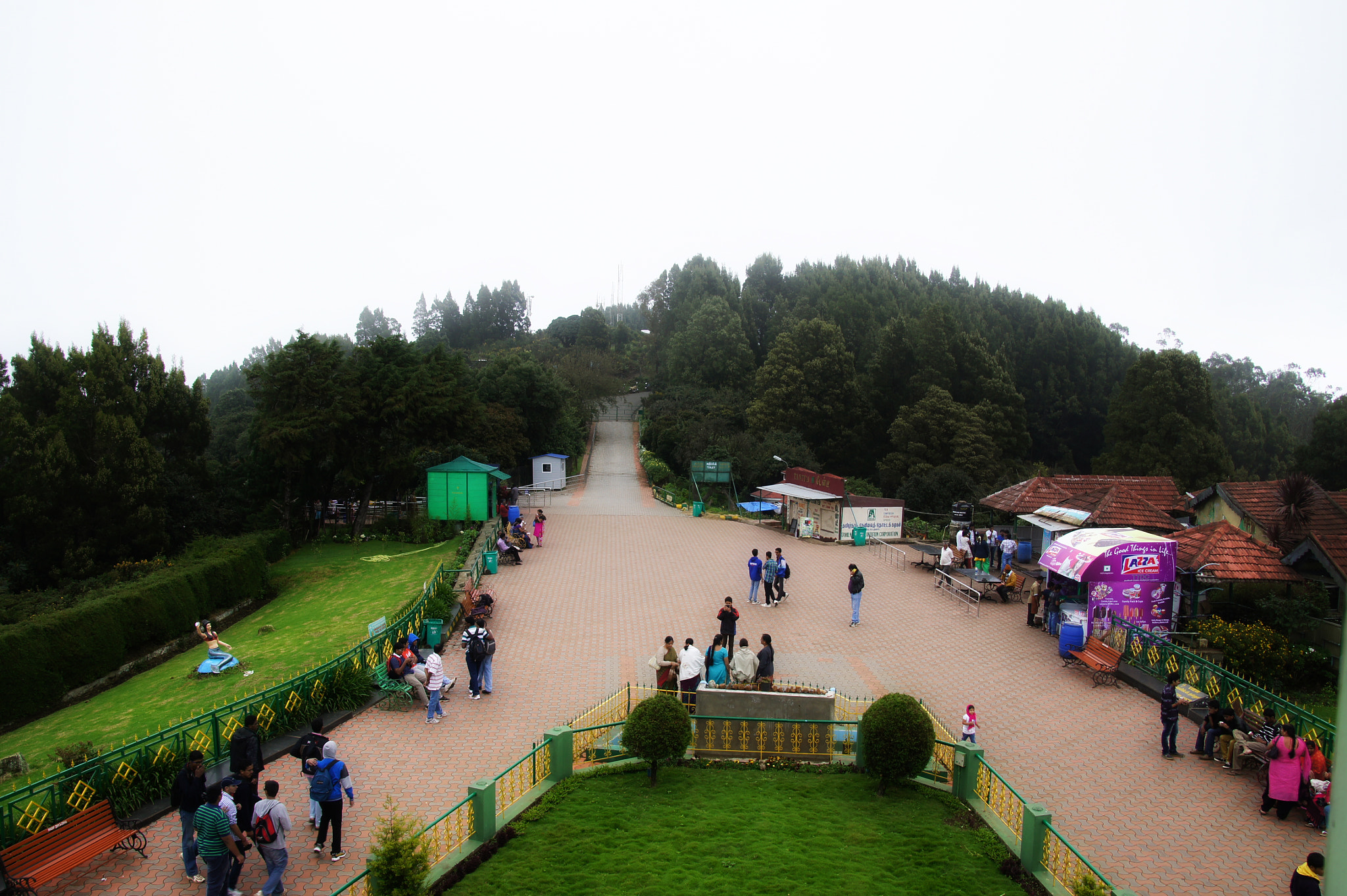DT 18-270mm F3.5-6.3 SSM sample photo. Doddabetta peak (ooty, india) photography