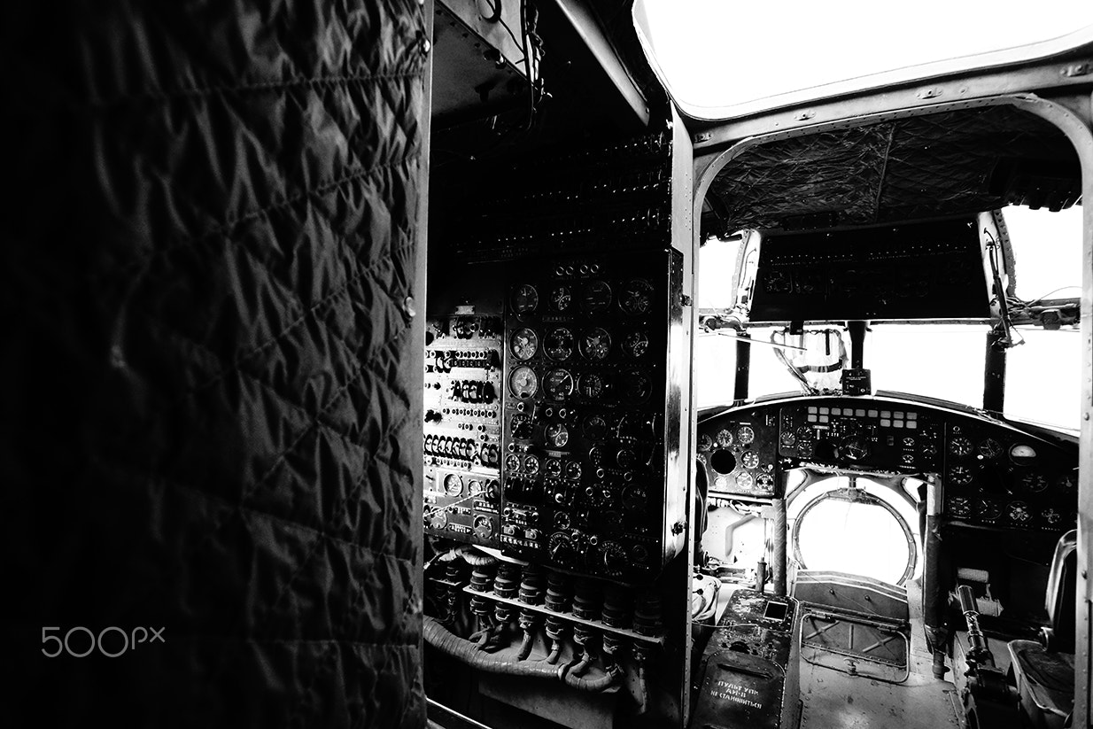 Sony SLT-A77 + Sony DT 11-18mm F4.5-5.6 sample photo. Verification of the cpla air force history. photography