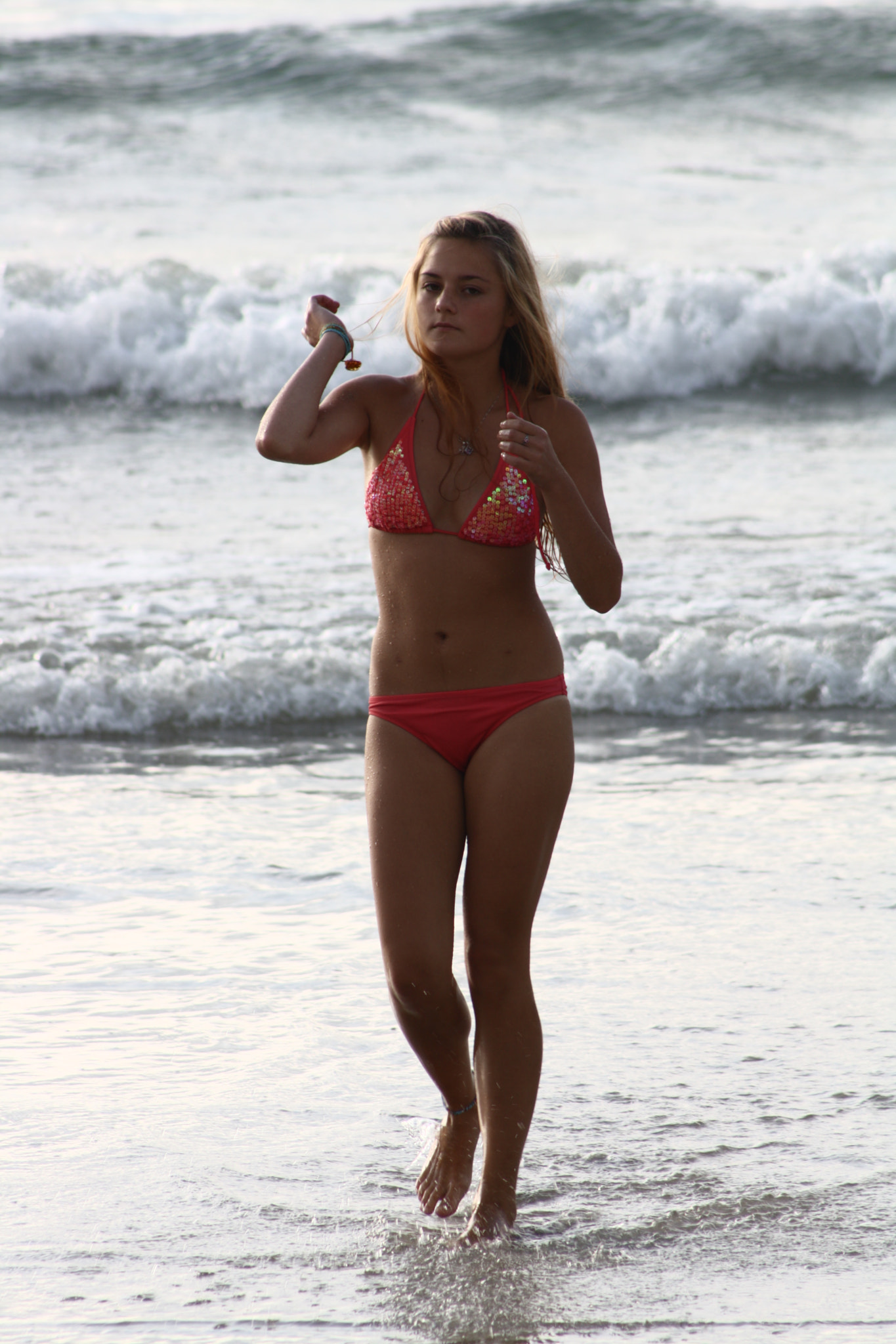 Canon EOS 1000D (EOS Digital Rebel XS / EOS Kiss F) sample photo. The girl in phuket photography