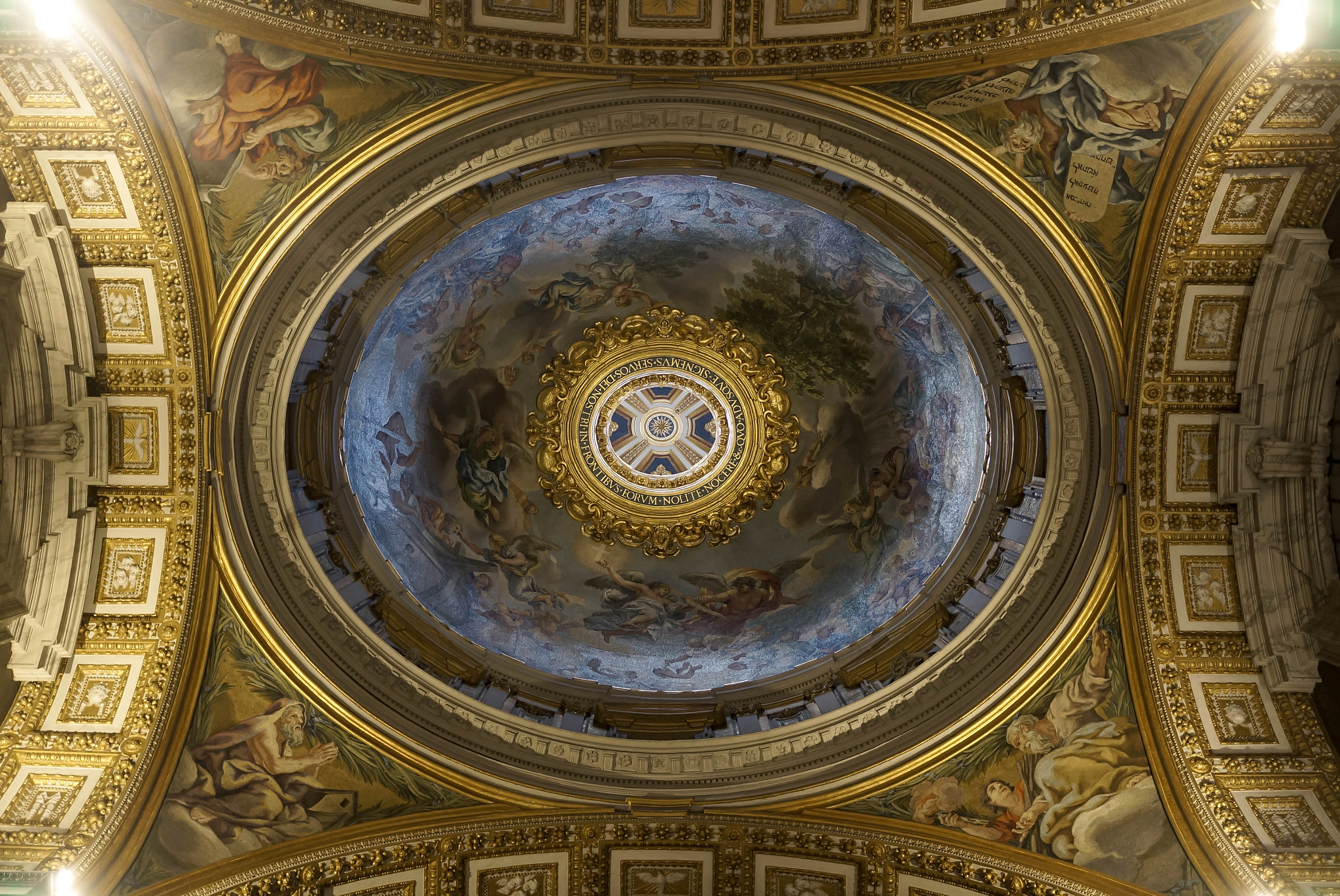 Sony Alpha NEX-5R + Sony Sonnar T* E 24mm F1.8 ZA sample photo. St. peter's basilica, rome, italy photography