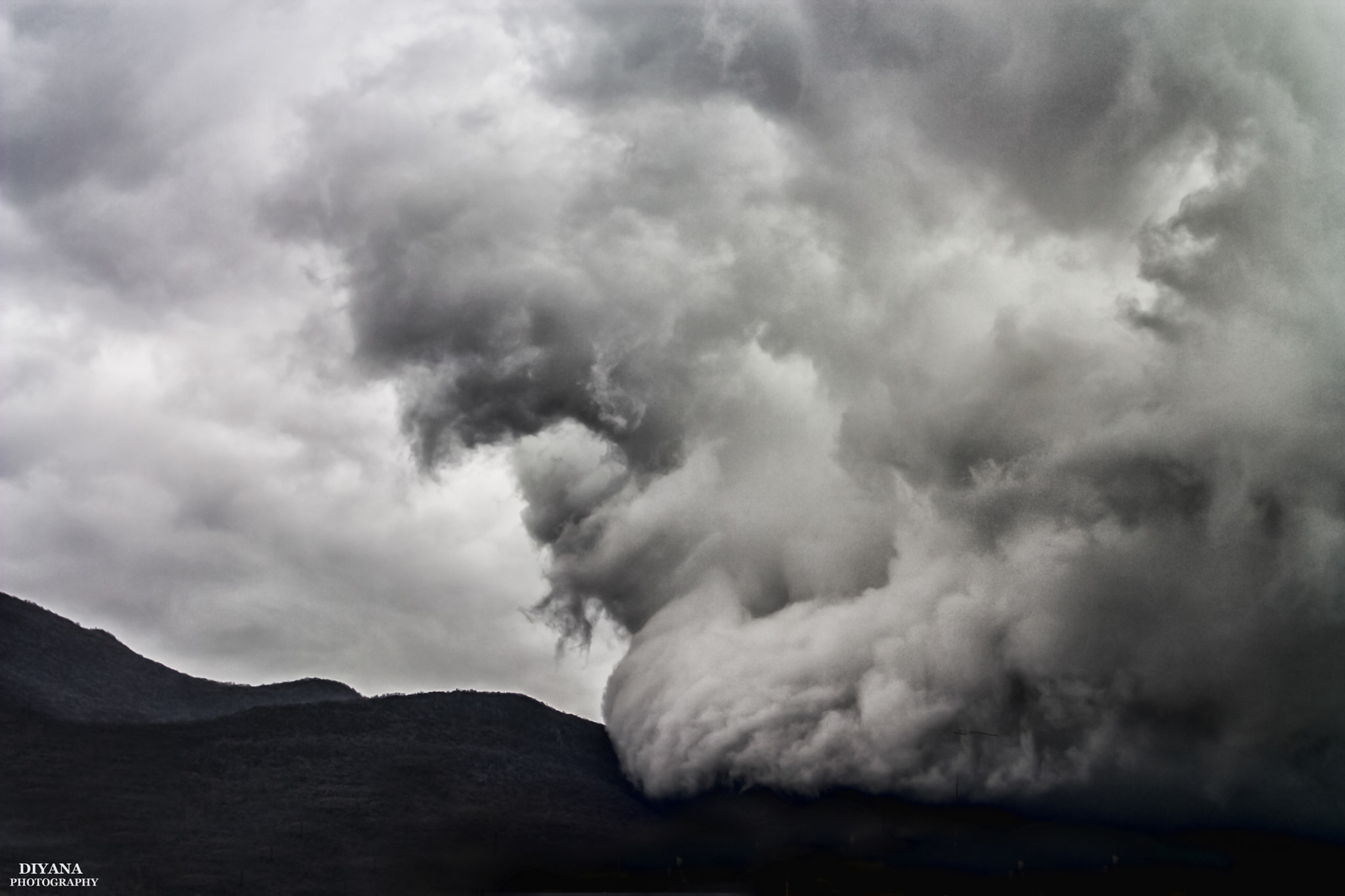 Canon EF 38-76mm f/4.5-5.6 sample photo. Storm photography