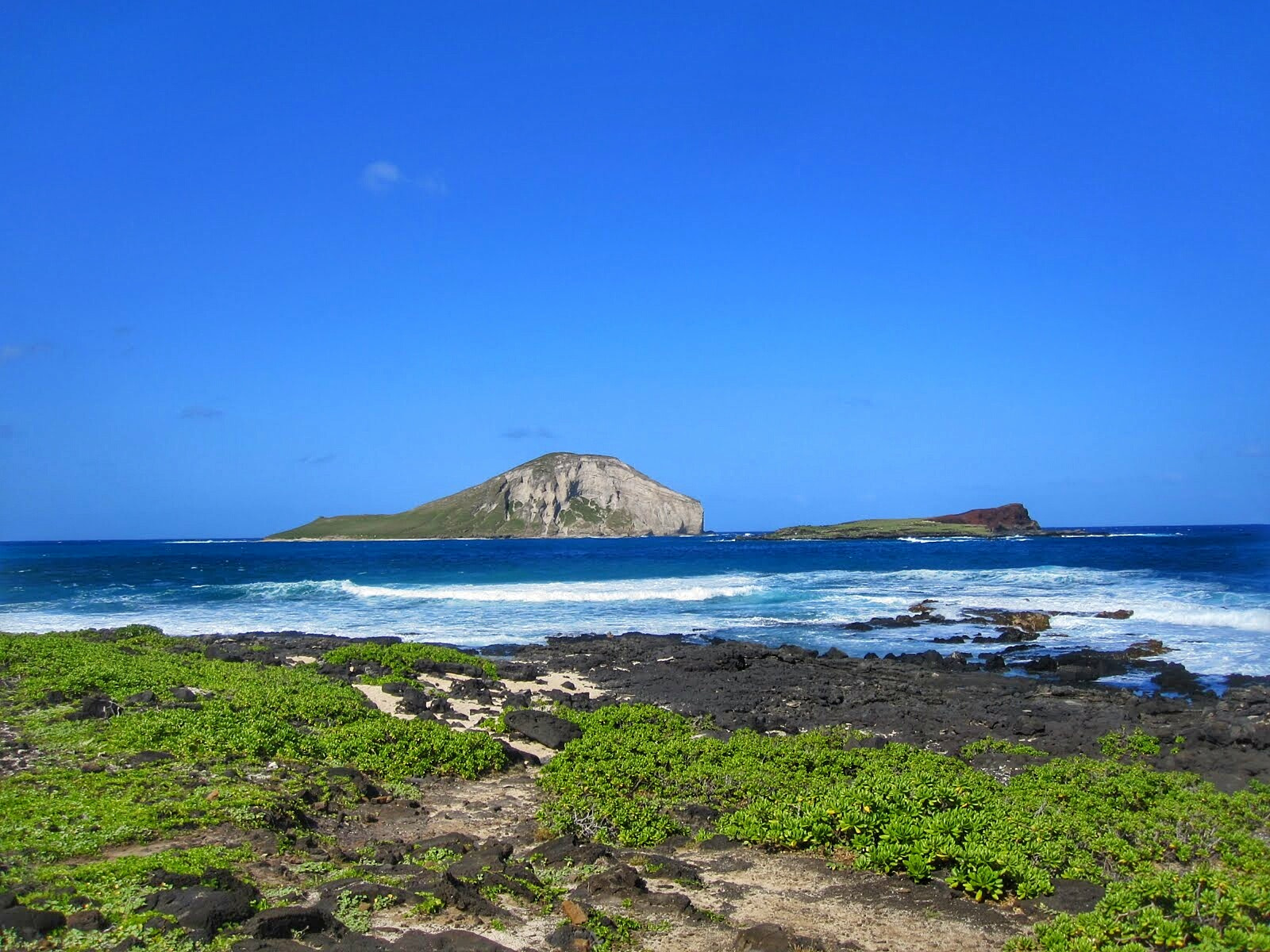 Canon PowerShot SD780 IS (Digital IXUS 100 IS / IXY Digital 210 IS) sample photo. Rabbit island from kaupo beach oahu.jpeg photography