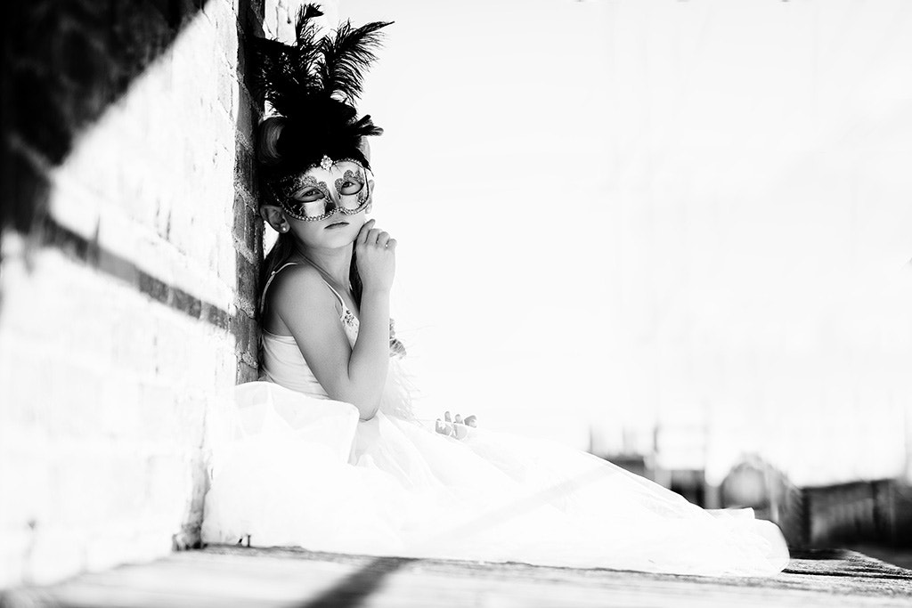Nikon D7200 + Sigma 50mm F1.4 DG HSM Art sample photo. Urban princess photography