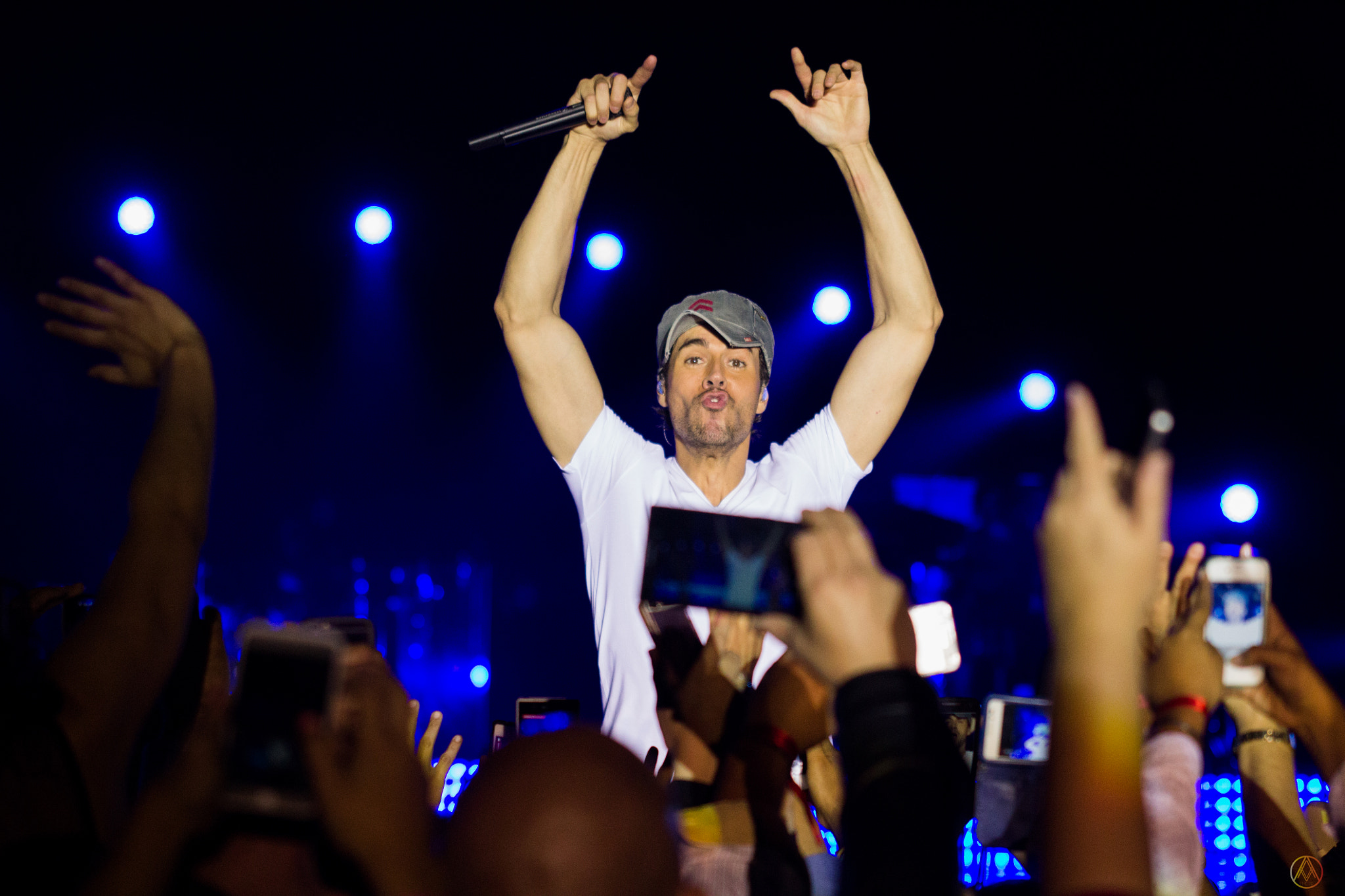 Sigma 70-200mm F2.8 EX DG OS HSM sample photo. Enrique iglesias photography
