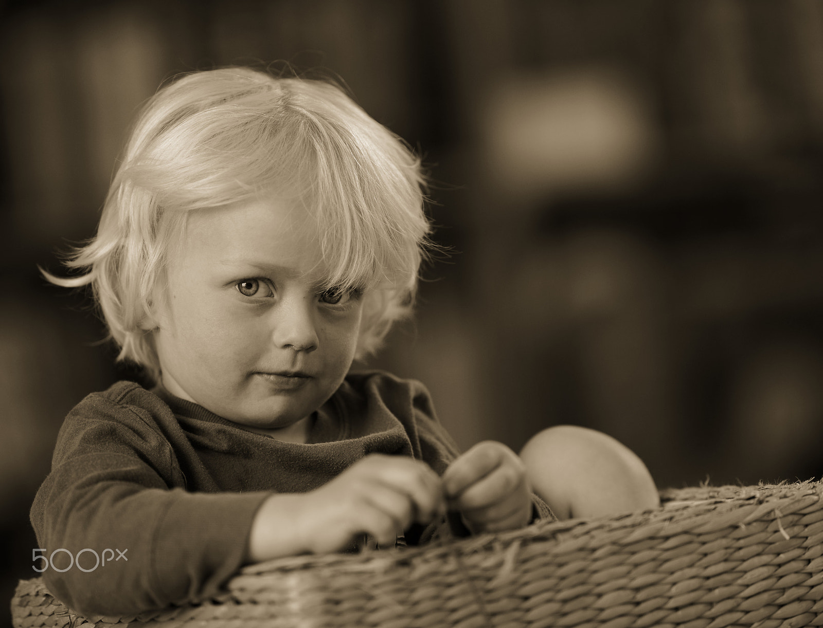 Nikon AF-S Nikkor 200mm F2G ED-IF VR sample photo. Thinking outside the box... photography