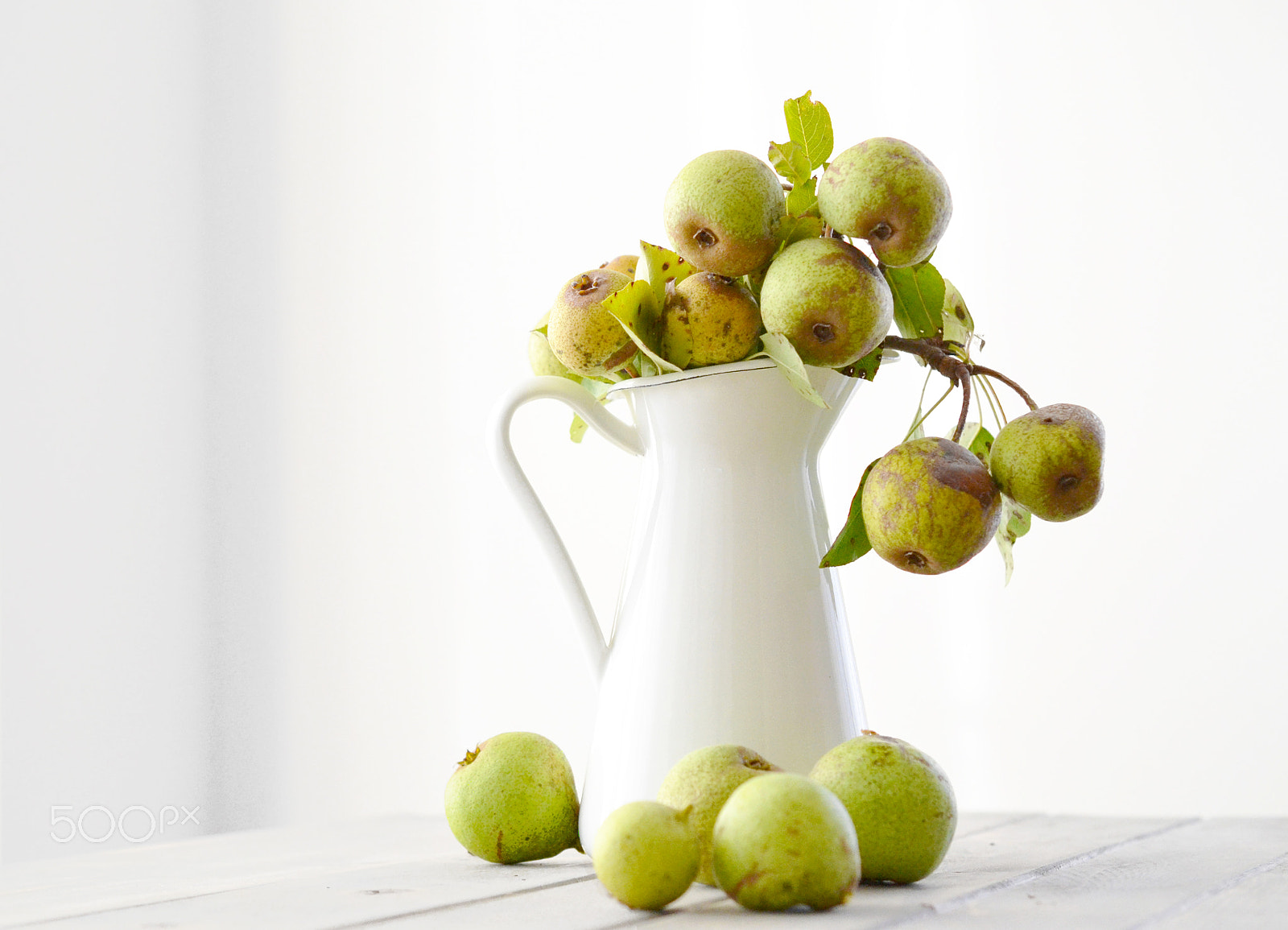 Sigma 120-400mm F4.5-5.6 DG OS HSM sample photo. Fall apples on stem in white pitcher natural light photography