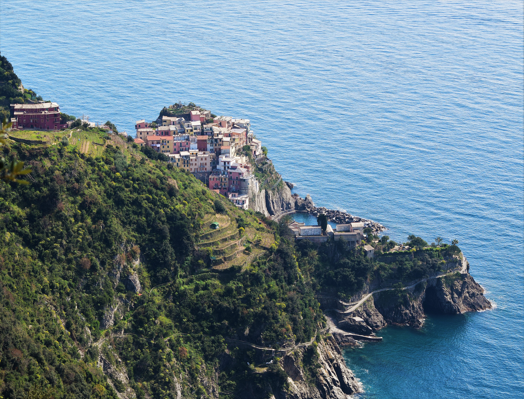 Nikon D3300 + Sigma 70-300mm F4-5.6 APO Macro Super II sample photo. Manarola photography