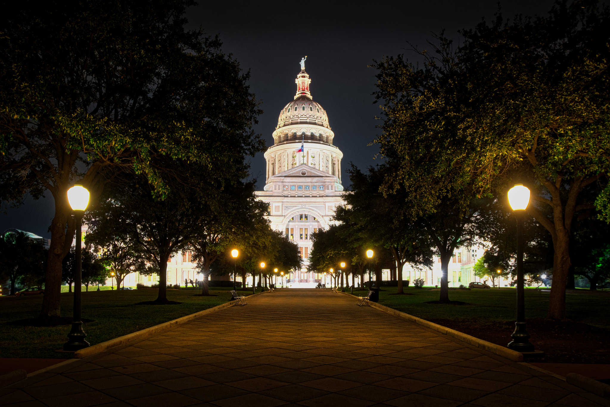 Sony a7R II + Canon EF 17-40mm F4L USM sample photo. State of texas capitol photography