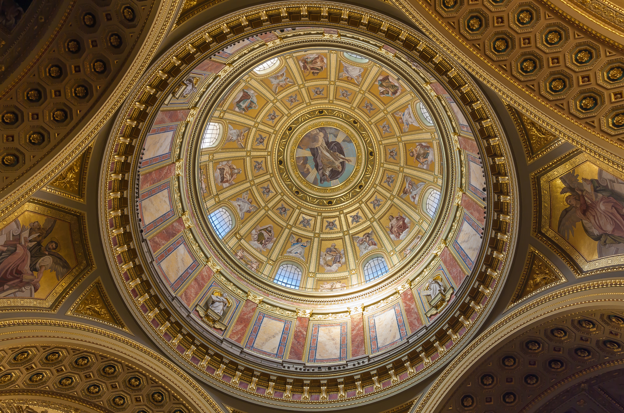 Canon EF-S 10-18mm F4.5–5.6 IS STM sample photo. St stephen's basilica - budapest photography