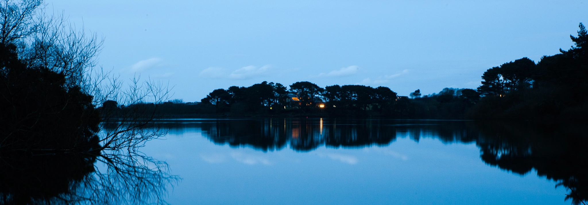 Canon EOS-1D Mark III sample photo. The house across the reservoir photography