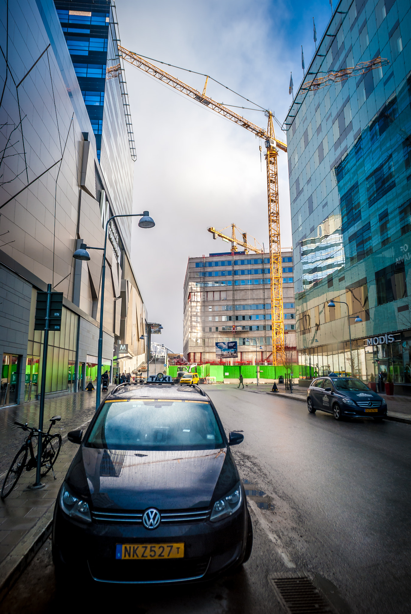 Sony Alpha DSLR-A230 + Sony 16mm F2.8 Fisheye sample photo. Solna centrum photography