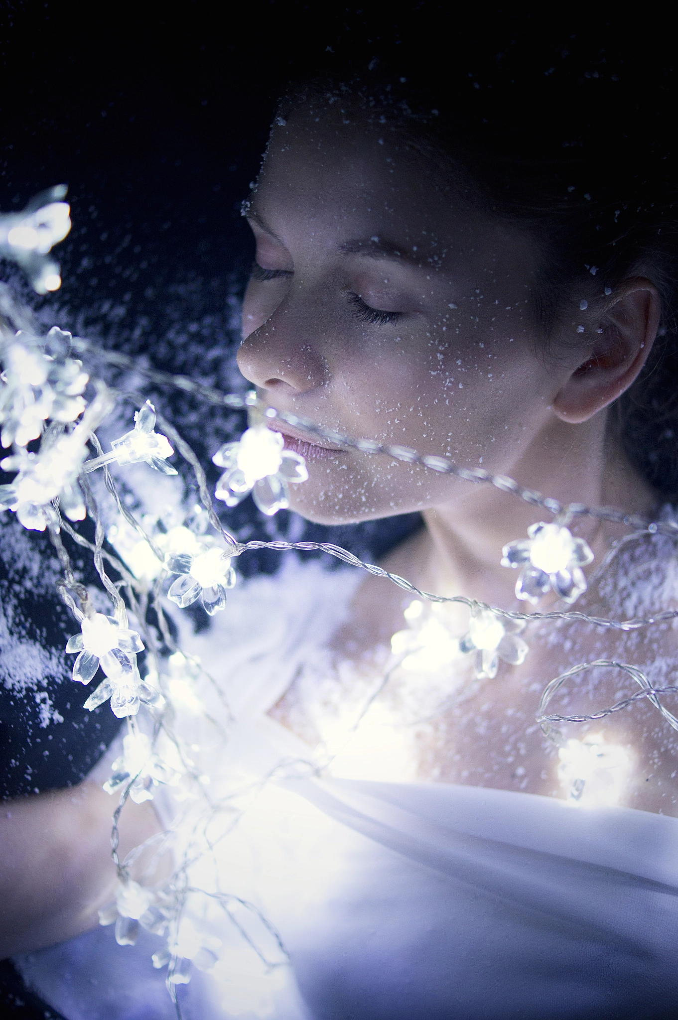 Sony SLT-A55 (SLT-A55V) + Sony DT 35mm F1.8 SAM sample photo. Light is precious in a world so dark. photography