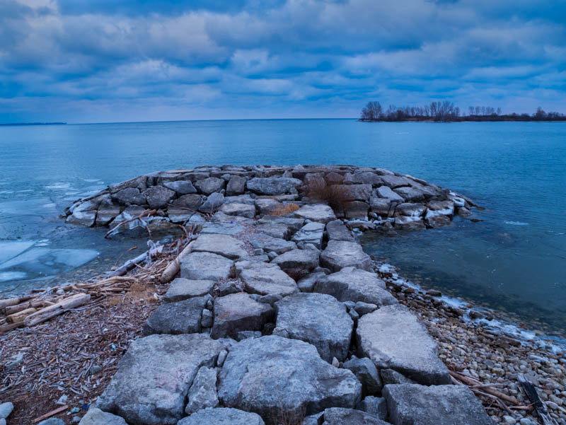 Panasonic Lumix DMC-GX7 + OLYMPUS DIGITAL 12-60mm Lens sample photo. Toronto lake shore photography