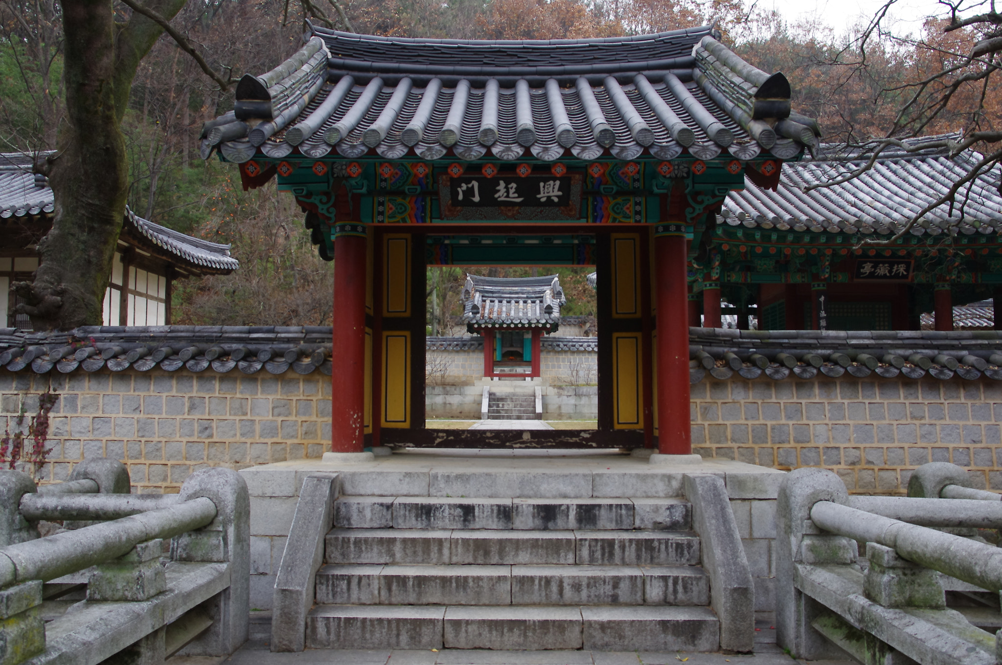 Sigma 17-70mm F2.8-4 DC Macro HSM Contemporary sample photo. Temple photography