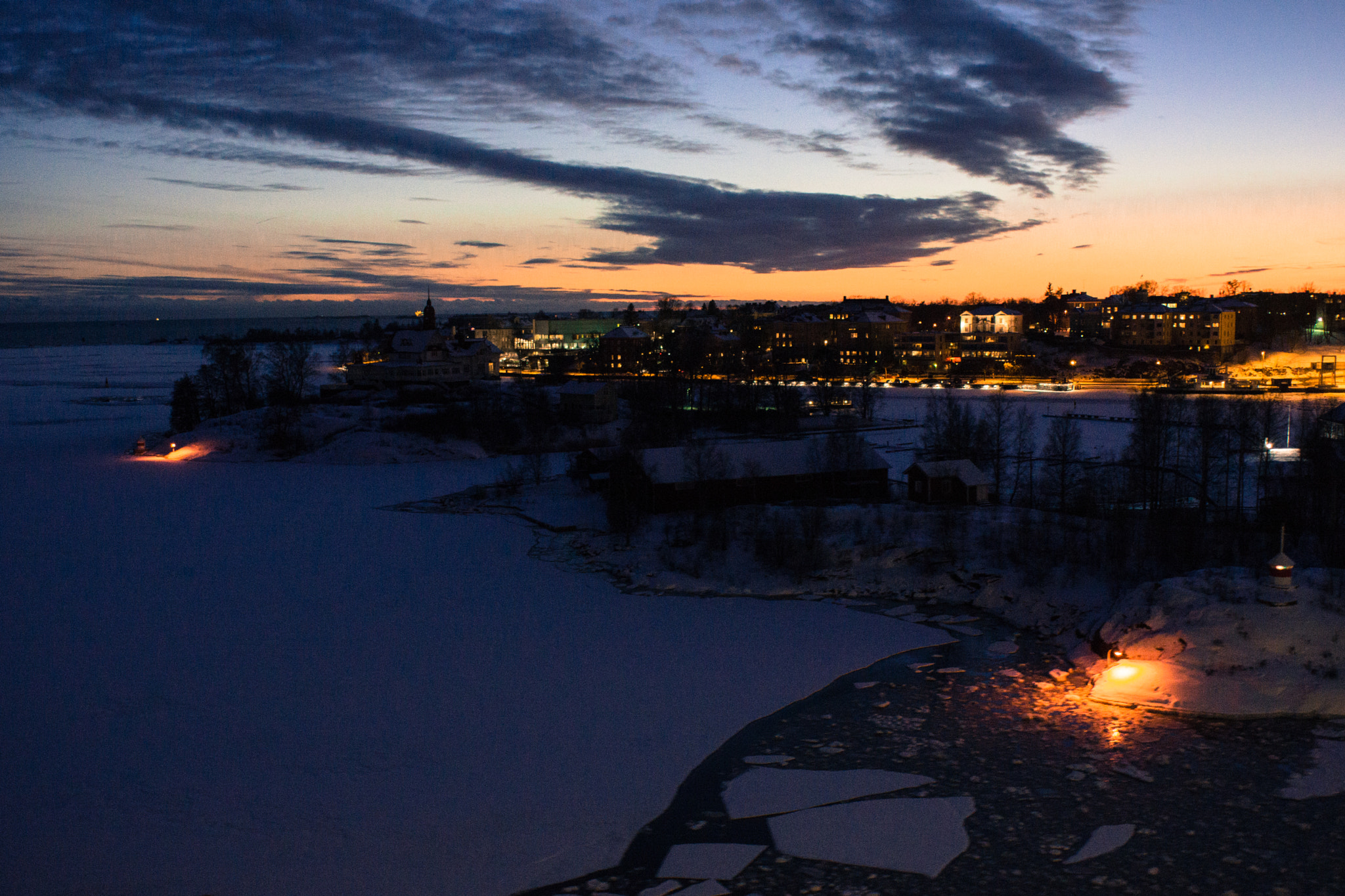 Sony SLT-A77 + Minolta AF 24mm F2.8 sample photo. A winter sunset in helsinki photography