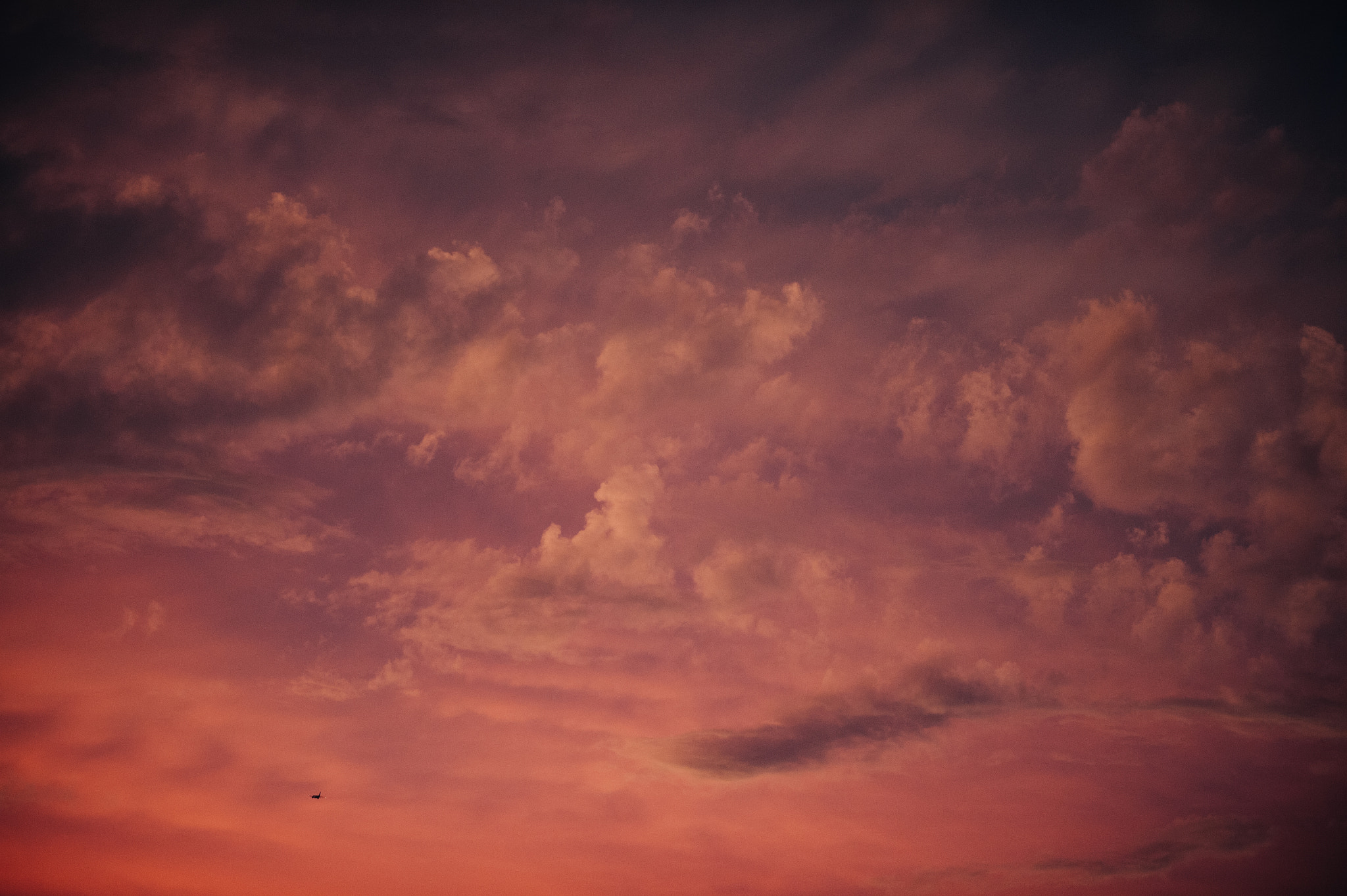 Nikon AF-S Nikkor 200mm F2G ED VR II sample photo. Clouds like brushstrokes on the sky photography