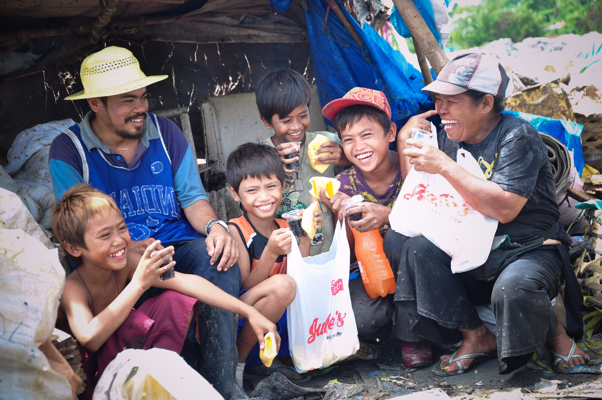 Filipino Family by Reynan Opada / 500px