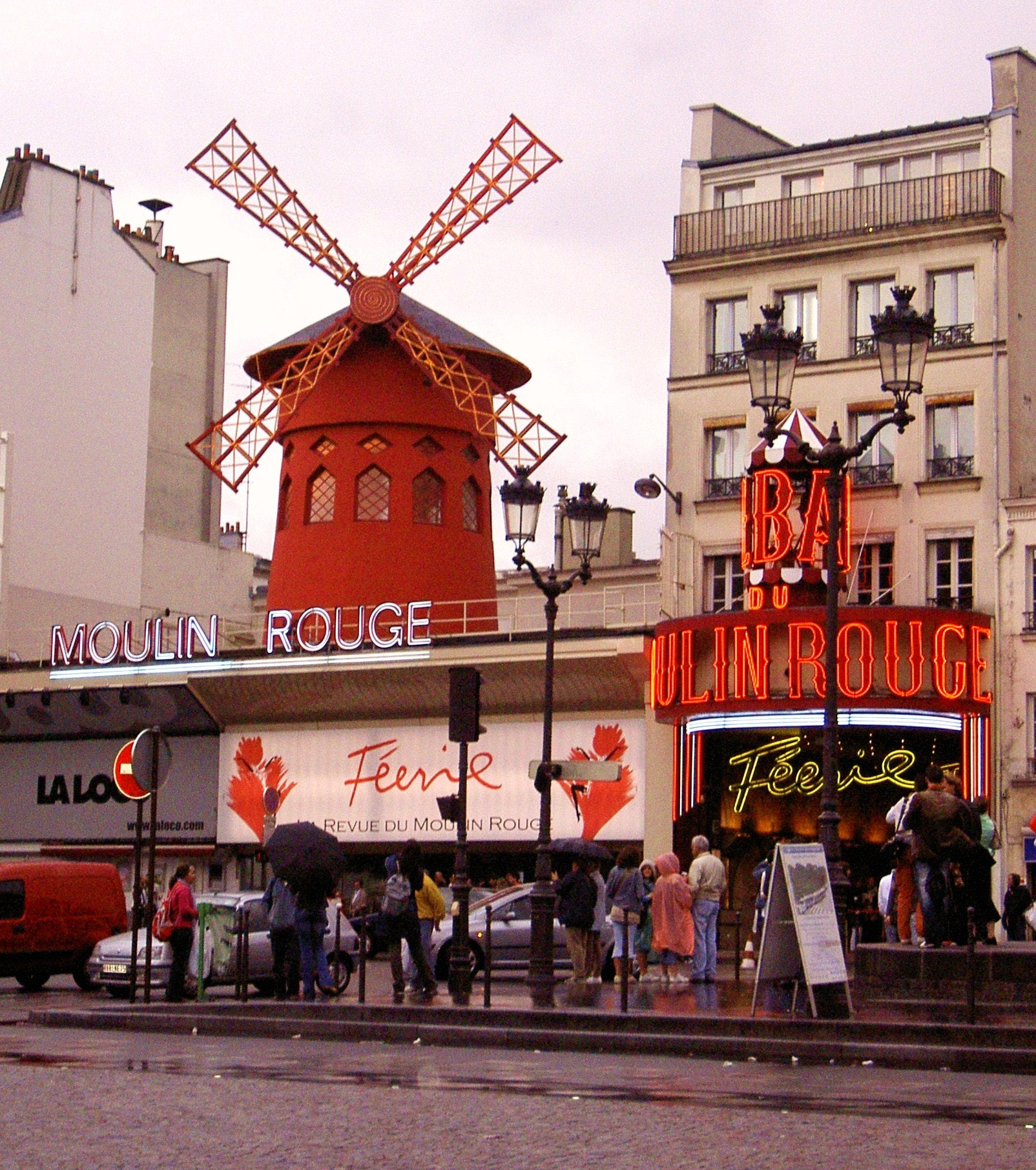 KONICA MINOLTA Revio KD-420Z sample photo. Le moulin photography