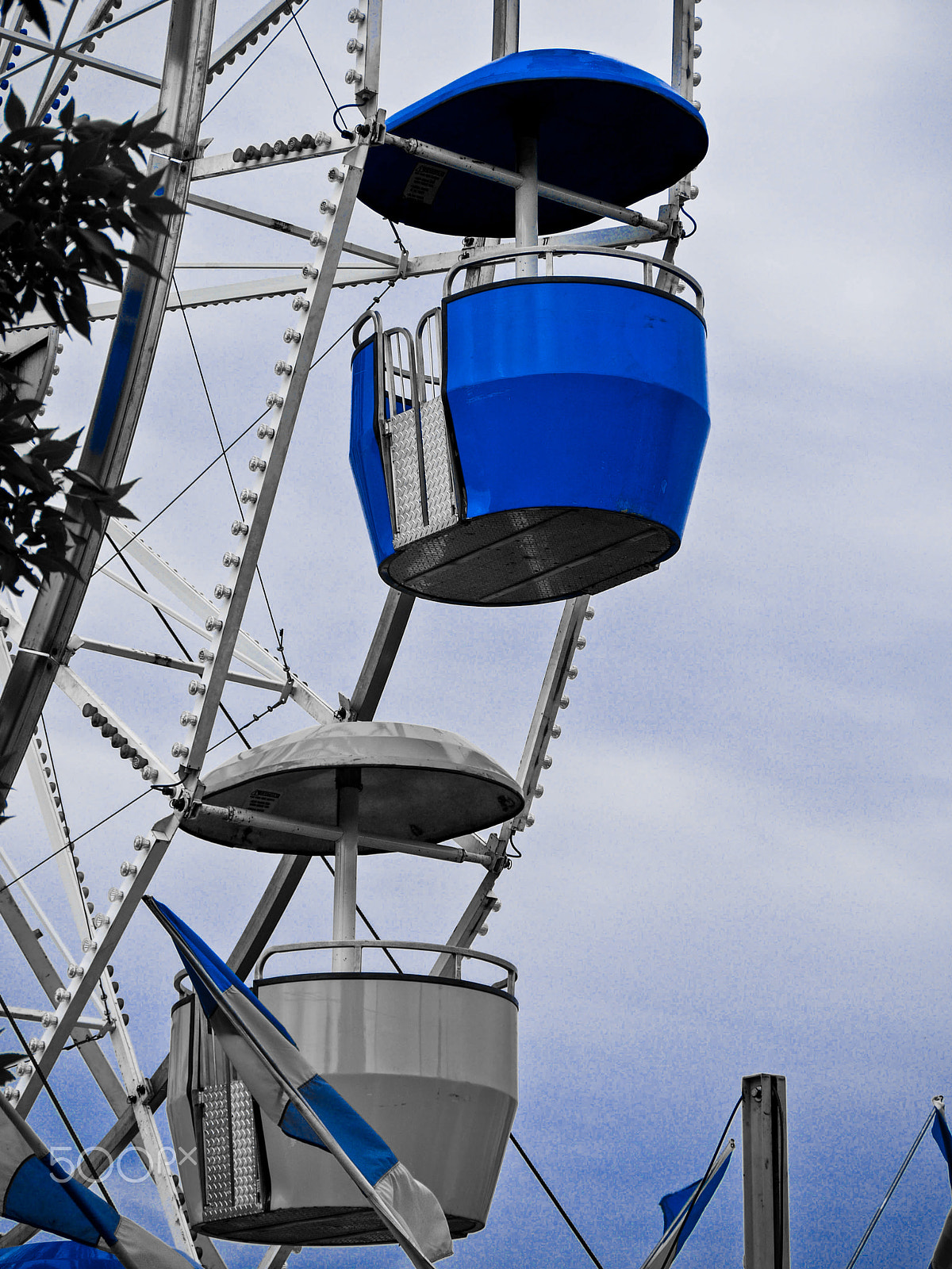 Panasonic Lumix DMC-G2 sample photo. The blue bucket of happiness photography
