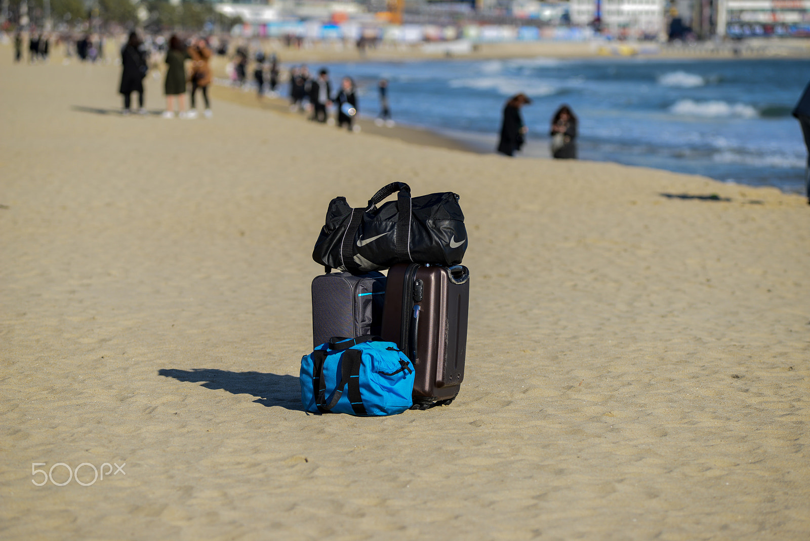 AF Zoom-Nikkor 80-200mm f/2.8 ED sample photo. Can't wait to get to the beach photography