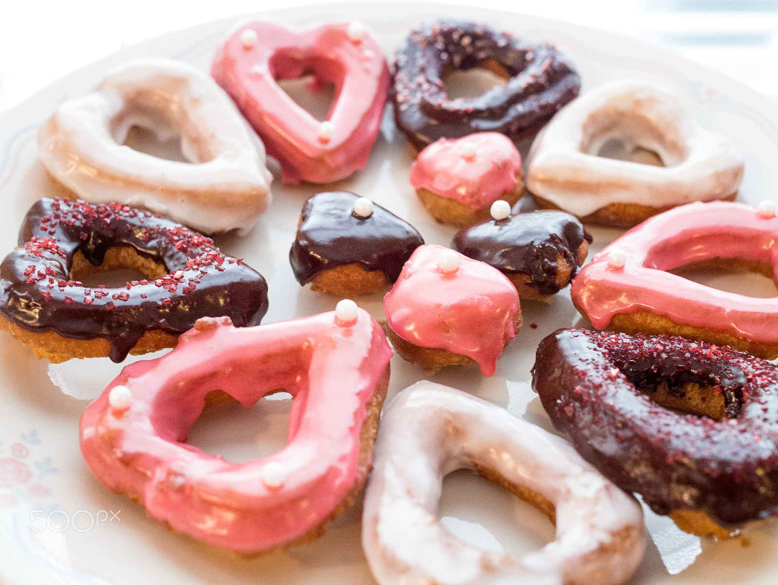 Panasonic Lumix DMC-G7 + Olympus M.Zuiko Digital 25mm F1.8 sample photo. Heart shaped donuts photography