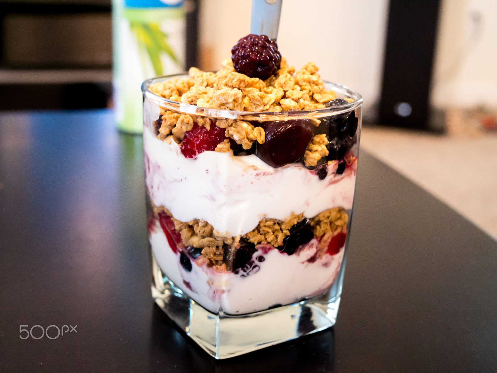 Panasonic Lumix DMC-G7 + Olympus M.Zuiko Digital 25mm F1.8 sample photo. Parfait, everybody loves parfait photography