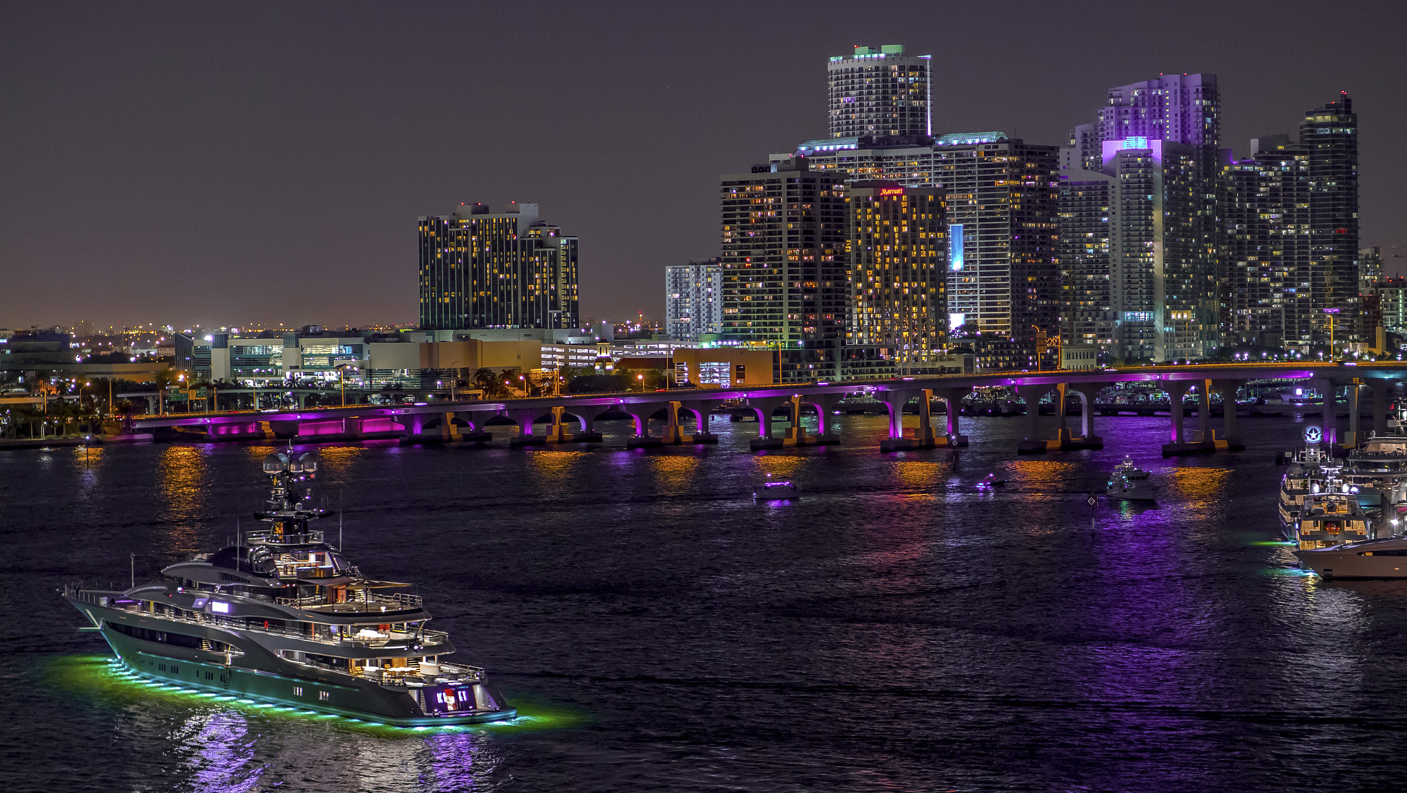 Panasonic Leica DG Nocticron 42.5mm F1.2 ASPH OIS sample photo. Night at miami photography