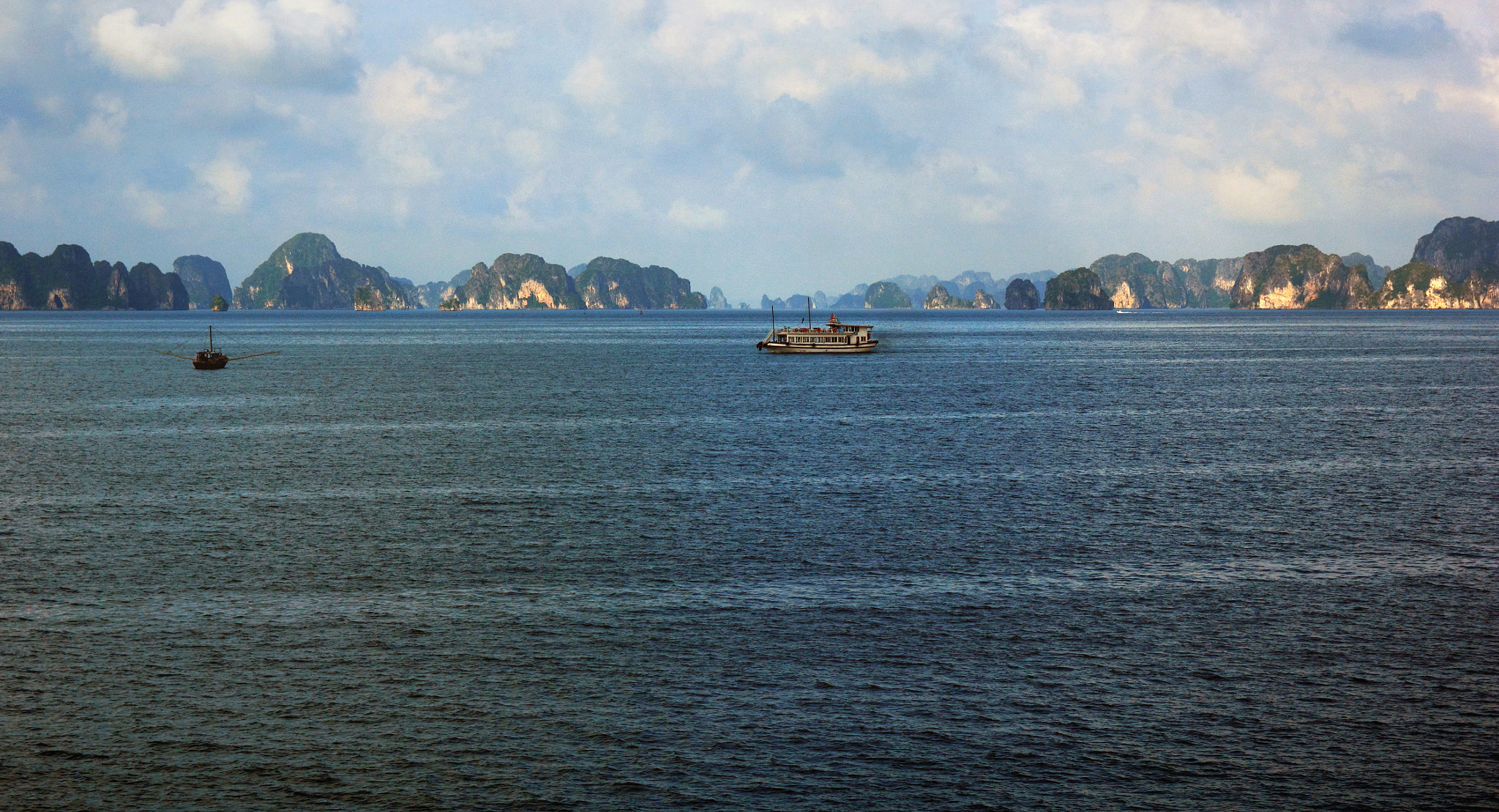 Canon EOS 550D (EOS Rebel T2i / EOS Kiss X4) sample photo. Boat trails photography