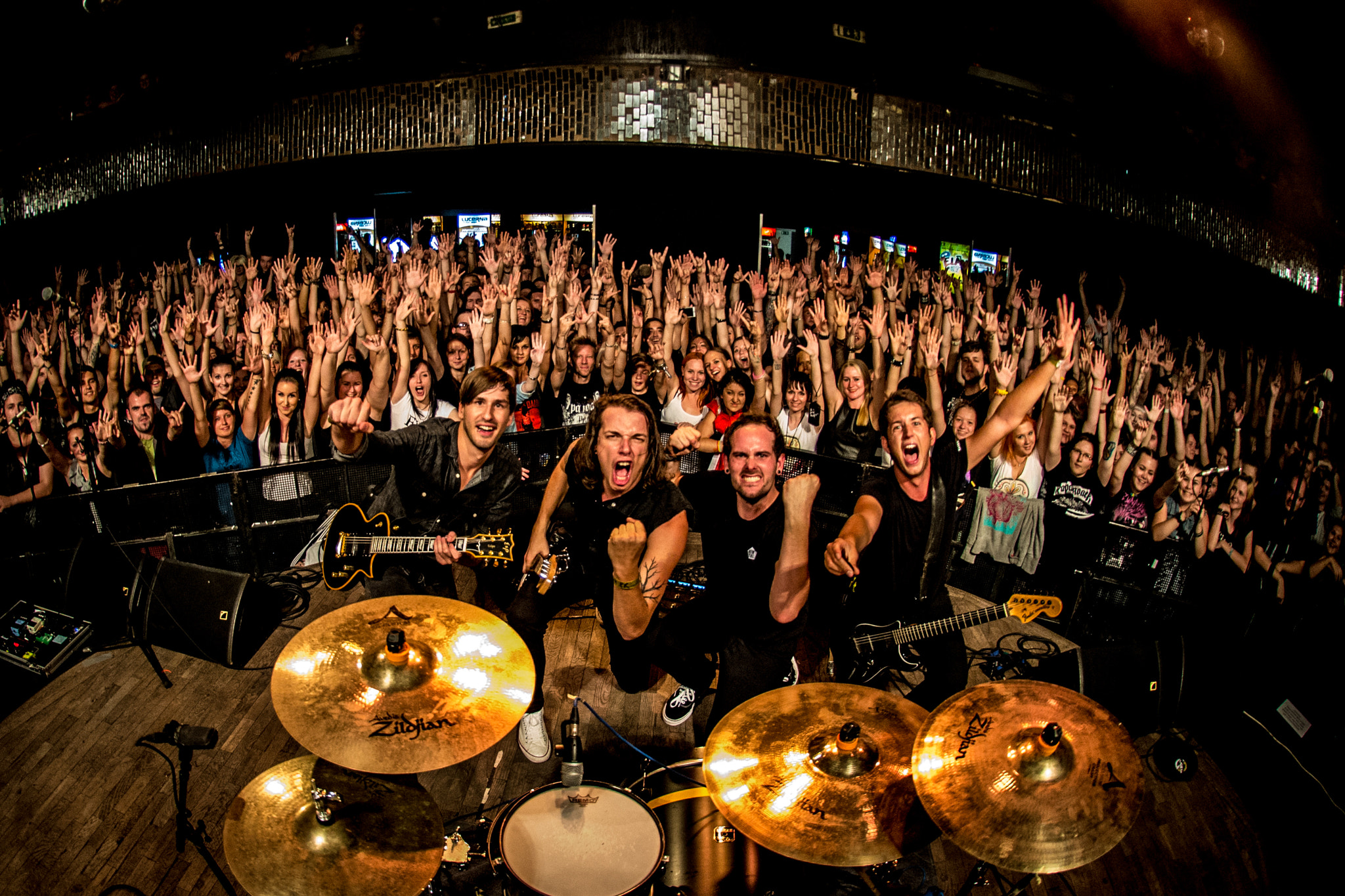 Nikon AF DX Fisheye-Nikkor 10.5mm F2.8G ED sample photo. The gogets @lucerna praha photography