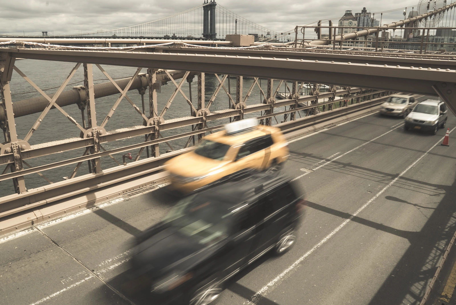 Sony E 18-200mm F3.5-6.3 OSS sample photo. Brooklyn bridge photography