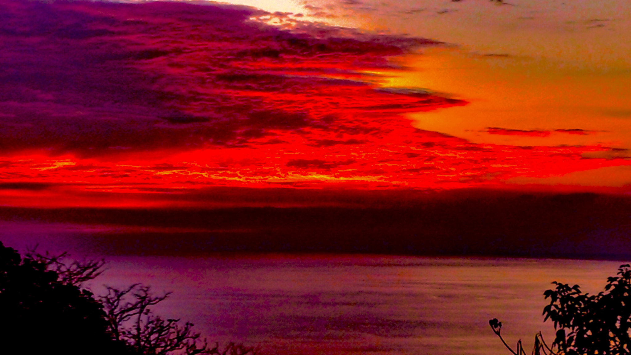 Motorola Droid Mini sample photo. Burning sky photography