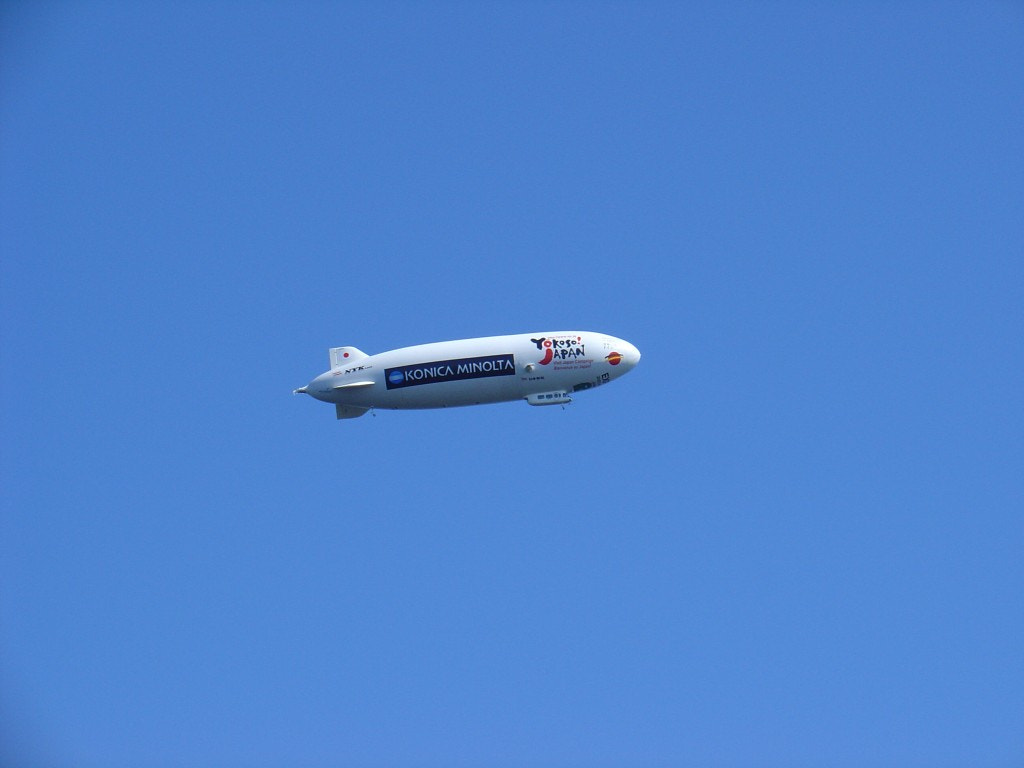 Sony DSC-V1 sample photo. Airplanes and tank photography