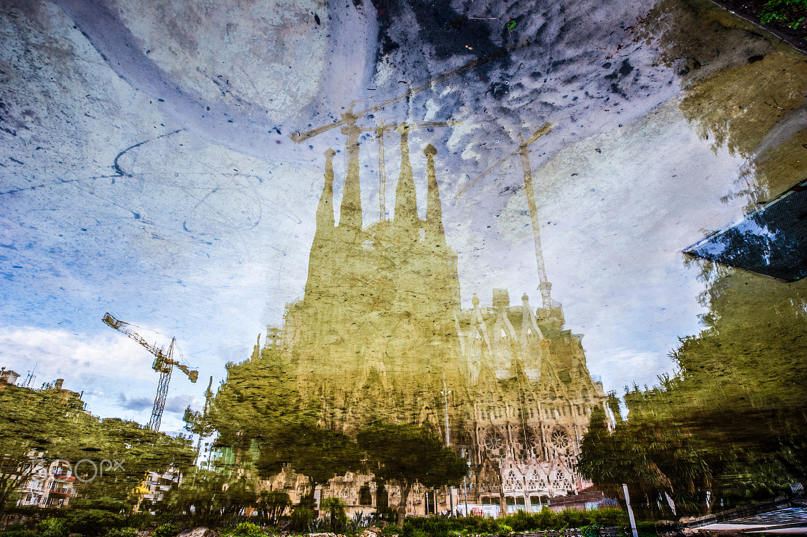 Sigma 12-24mm F4.5-5.6 II DG HSM sample photo. Sagrada familia lake reflection photography