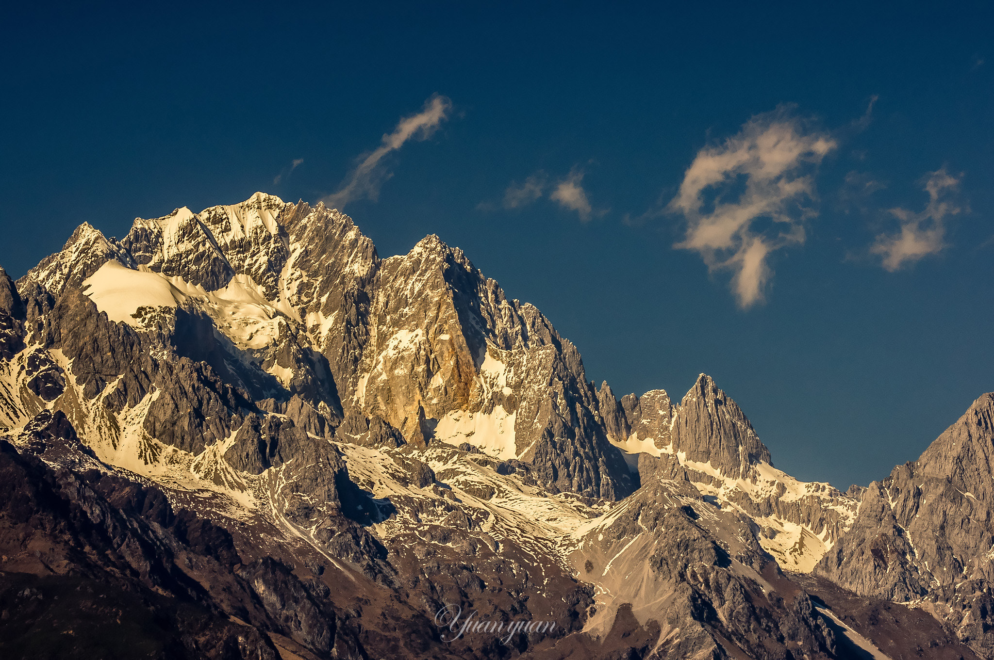 Sony SLT-A55 (SLT-A55V) + Sony 70-400mm F4-5.6 G SSM sample photo. 玉龙雪山。 photography