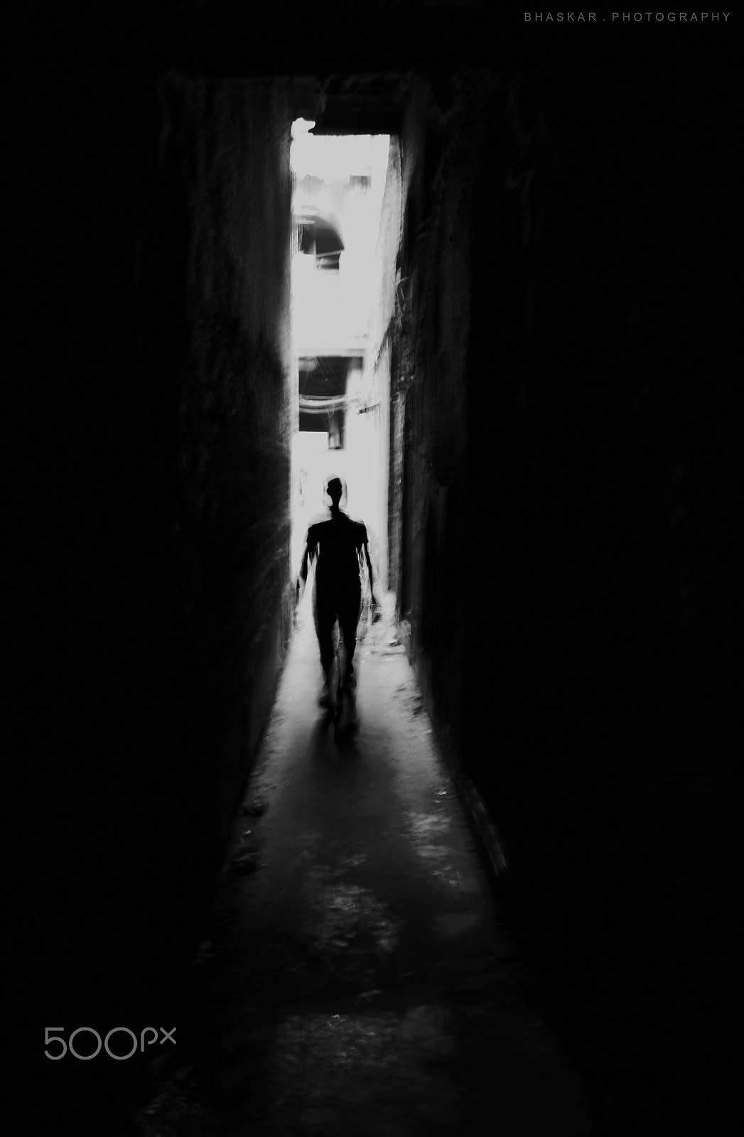 Nikon D810 + Nikon AF Nikkor 20mm F2.8D sample photo. The smell of dark alley! photography