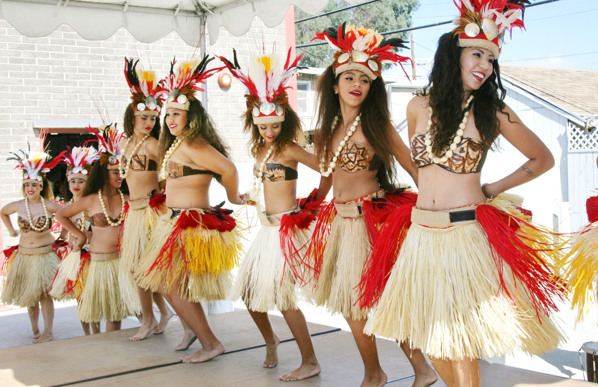 Canon EOS-1Ds Mark II sample photo. Tropical dancers photography