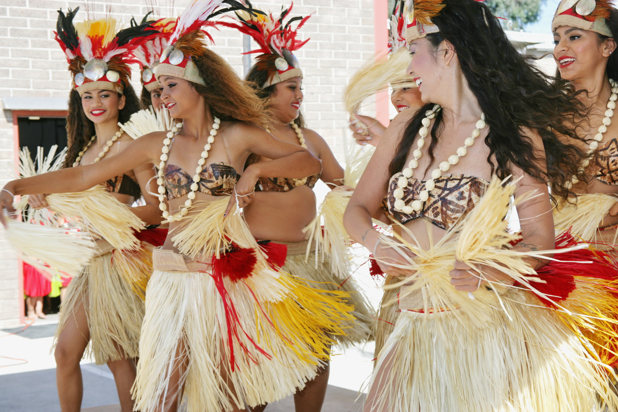 Canon EOS-1Ds Mark II sample photo. Tropical dancers photography