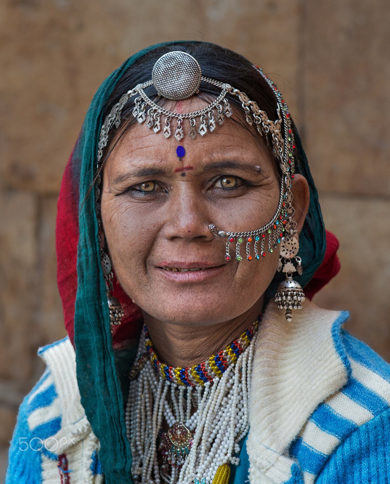 Nikon D800E + Sigma 85mm F1.4 EX DG HSM sample photo. Lady with golden eyes photography