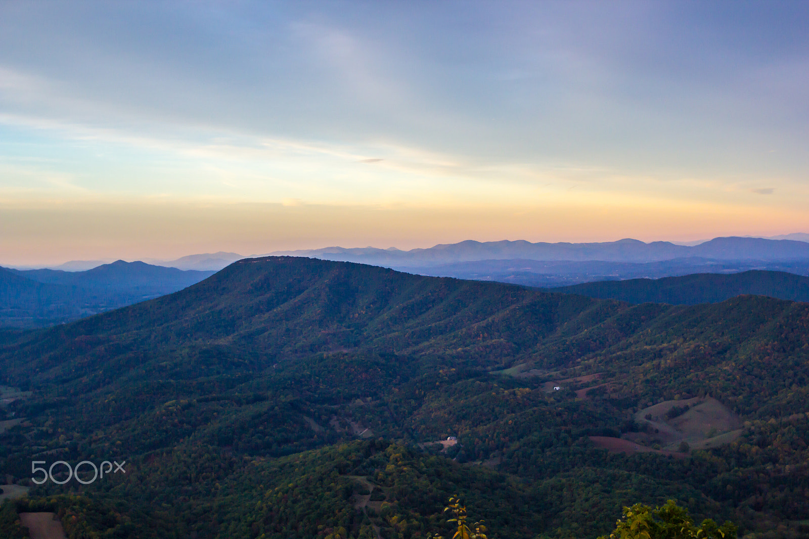 Canon EOS 550D (EOS Rebel T2i / EOS Kiss X4) + Canon EF 17-40mm F4L USM sample photo. Appalachian mountains photography