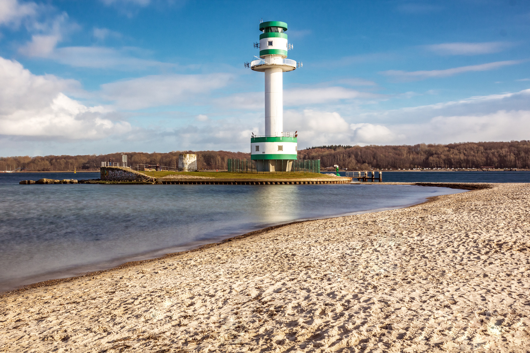 Canon EF 24mm F2.8 IS USM sample photo. Friedrichsort lighthouse photography