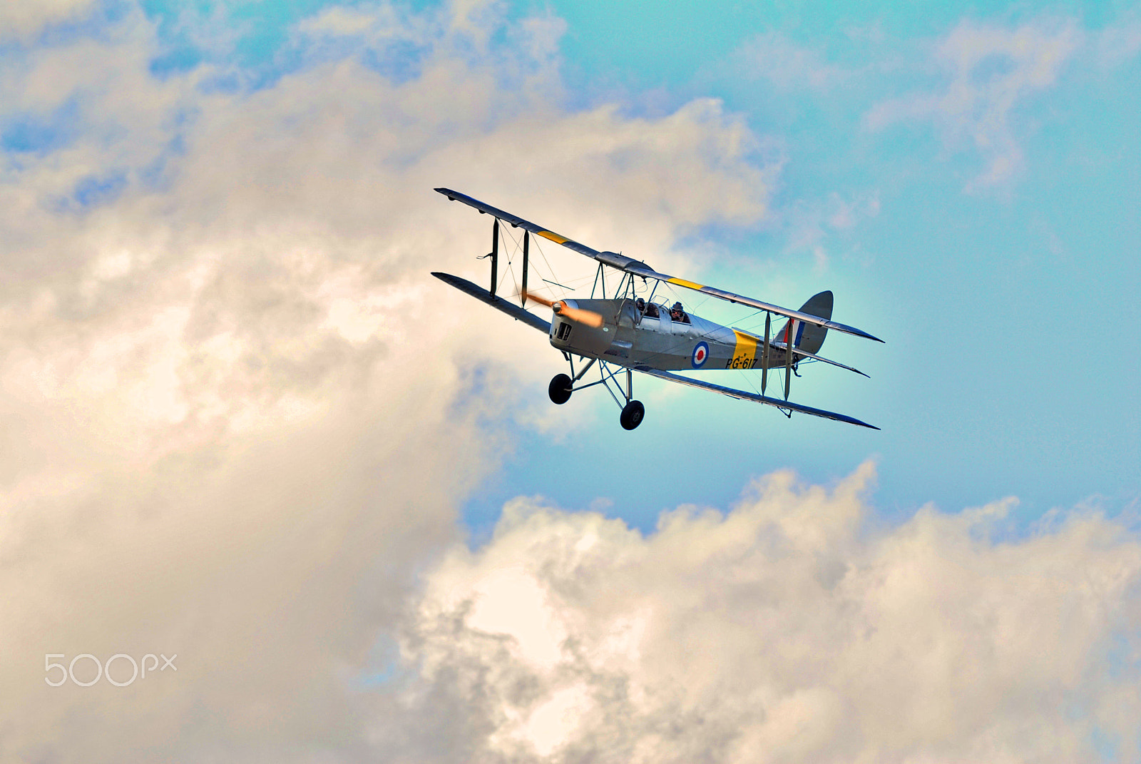 Sigma 70-200mm F2.8 EX DG Macro HSM II sample photo. Silver plane double wing photography