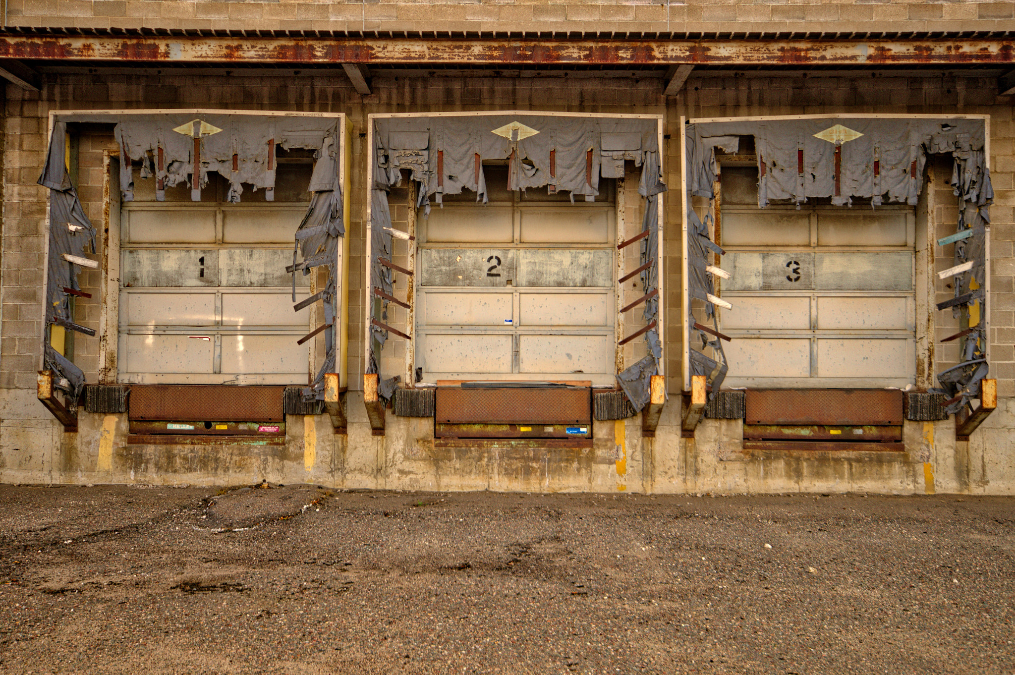 Sigma AF 10-20mm F4-5.6 EX DC sample photo. Loading dock photography