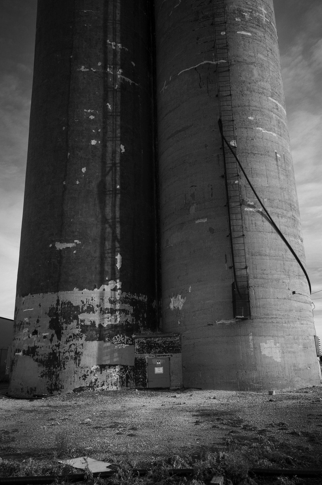 Sigma AF 10-20mm F4-5.6 EX DC sample photo. Silos photography