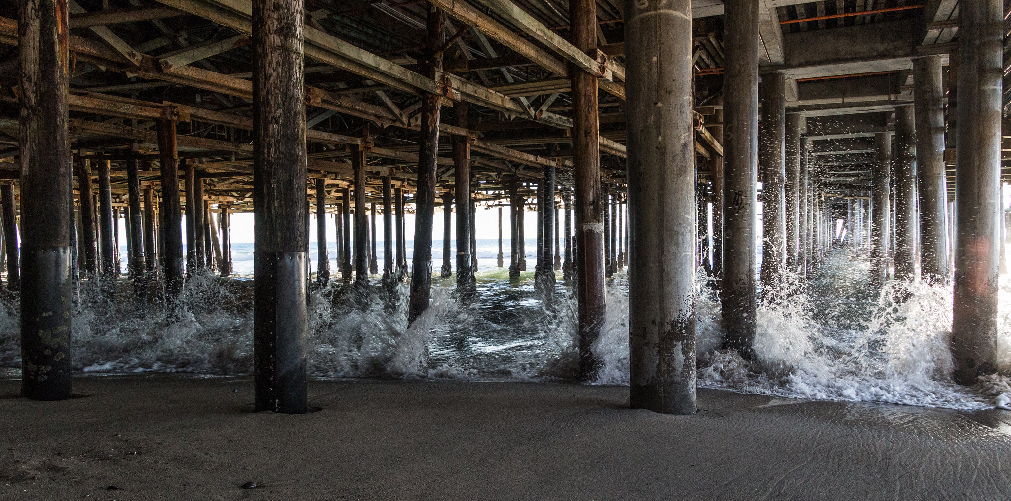 Canon EOS 100D (EOS Rebel SL1 / EOS Kiss X7) sample photo. Under the boardwalk photography