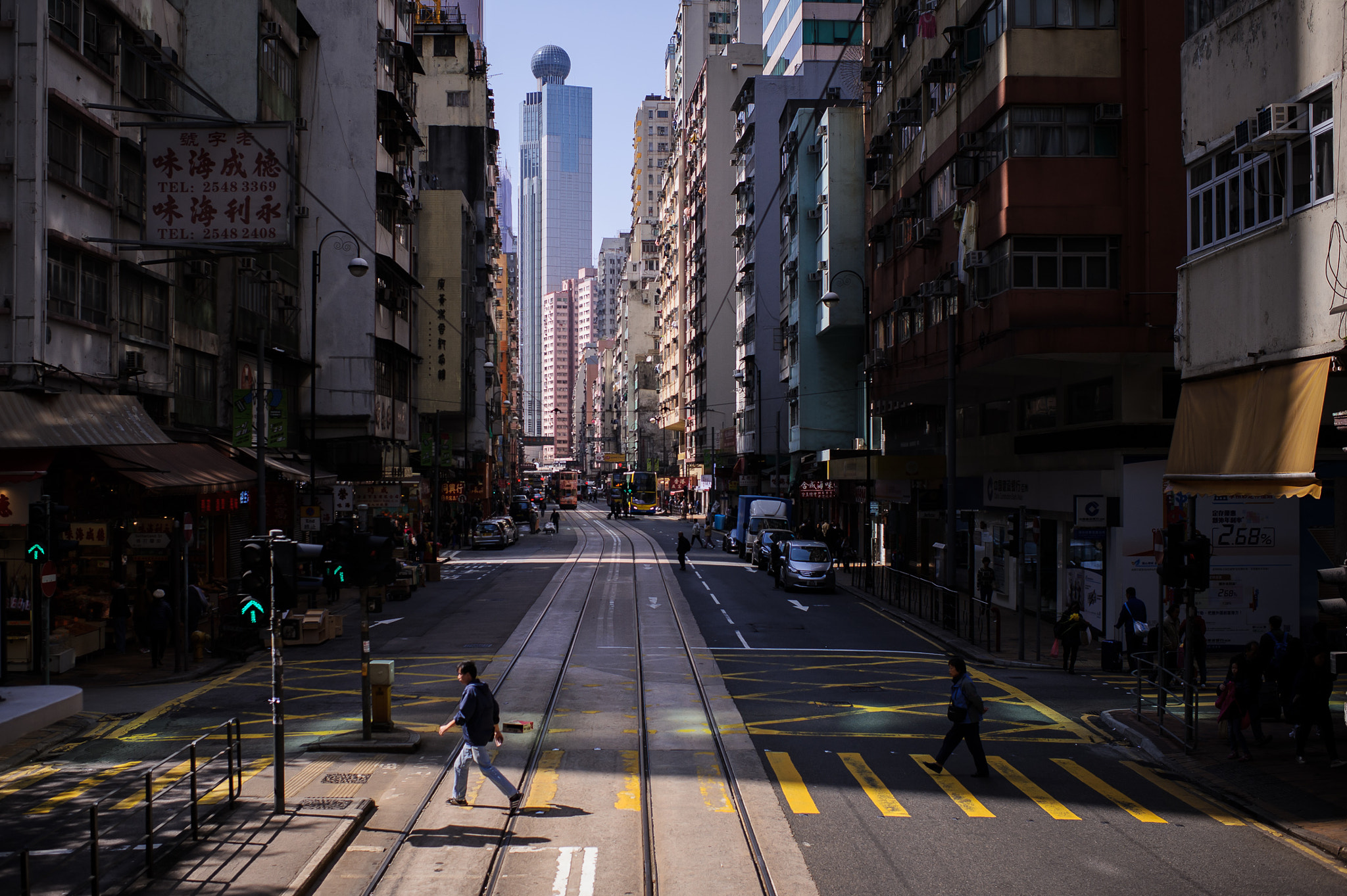 Nikon D3S + Nikon AF-S Nikkor 35mm F1.4G sample photo. Concrete canyon photography