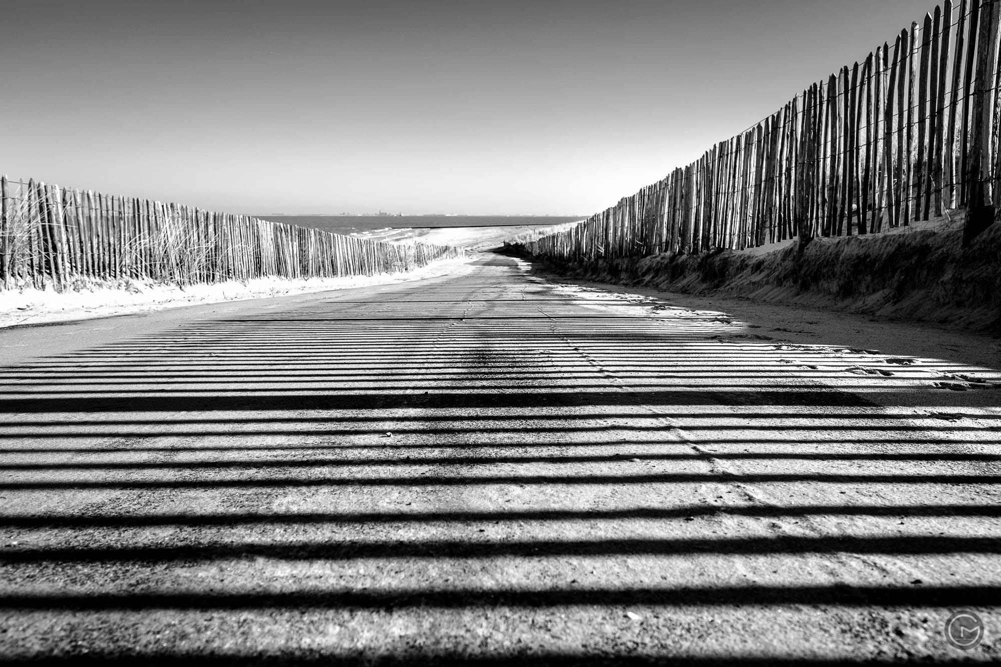 Fujifilm X-E2 + Fujifilm XF 16mm F1.4 R WR sample photo. Highway to the beach photography