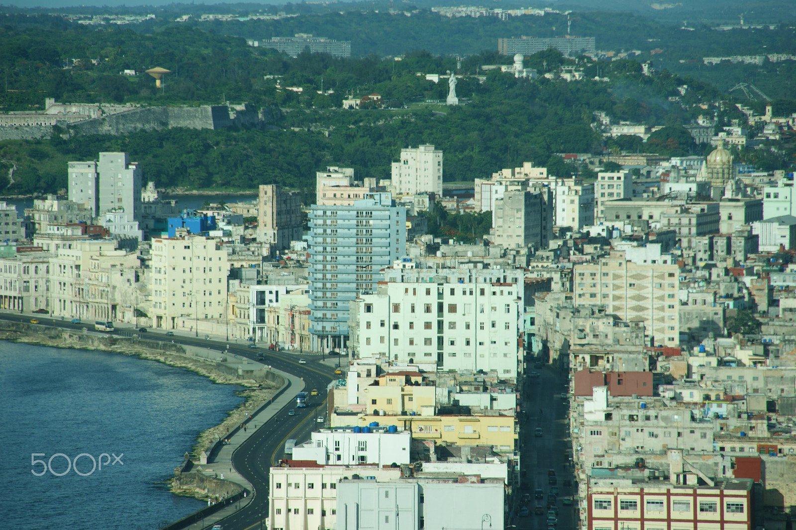 Sony Alpha DSLR-A390 + Sigma 18-200mm F3.5-6.3 DC sample photo. A piece of havana photography